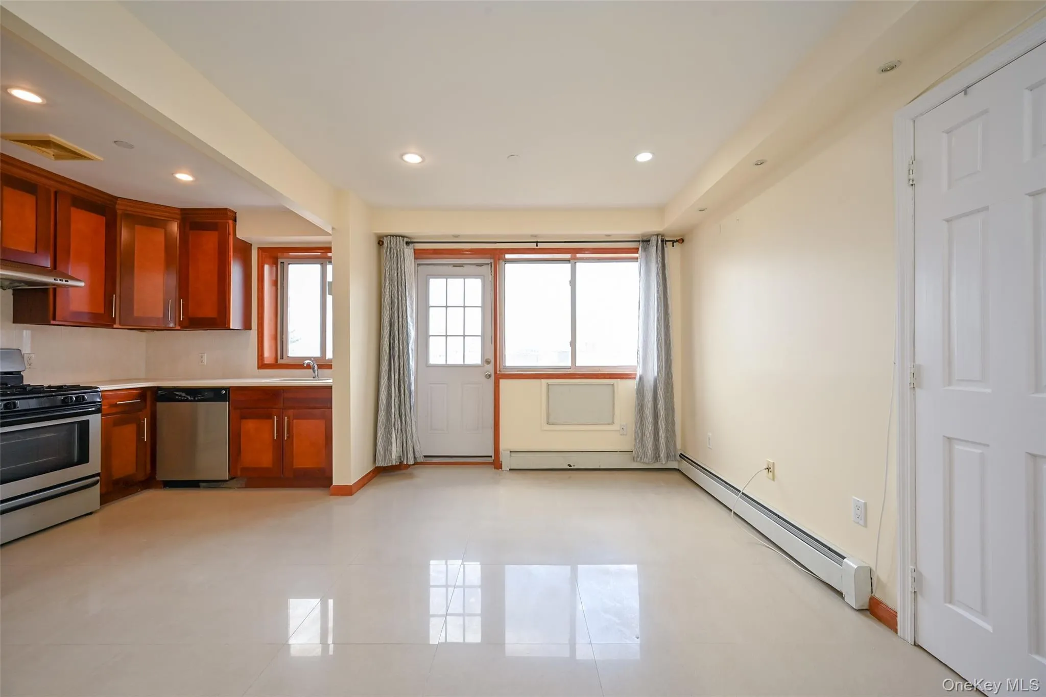 64-63 Austin Street, New York, NY, 1 Bedroom Bedrooms, 4 Rooms Rooms,1 BathroomBathrooms,Residential,For Rent,Austin Street,0,1040627 64-63 Austin Street, New York, NY, 1 Bedroom Bedrooms, 4 Rooms Rooms,1 BathroomBathrooms,Residential,For Rent,Austin Street,0,1040627
