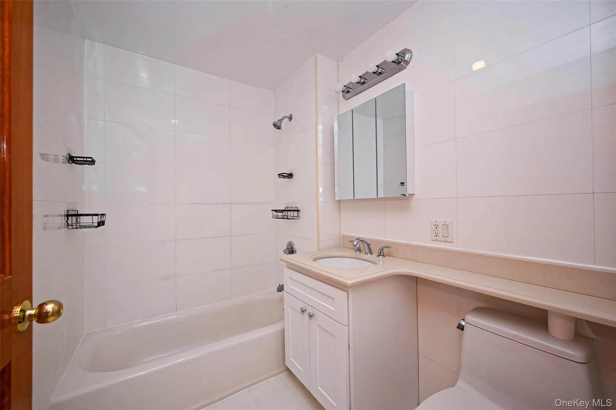 64-63 Austin Street, New York, NY, 1 Bedroom Bedrooms, 4 Rooms Rooms,1 BathroomBathrooms,Residential,For Rent,Austin Street,0,1040627 64-63 Austin Street, New York, NY, 1 Bedroom Bedrooms, 4 Rooms Rooms,1 BathroomBathrooms,Residential,For Rent,Austin Street,0,1040627