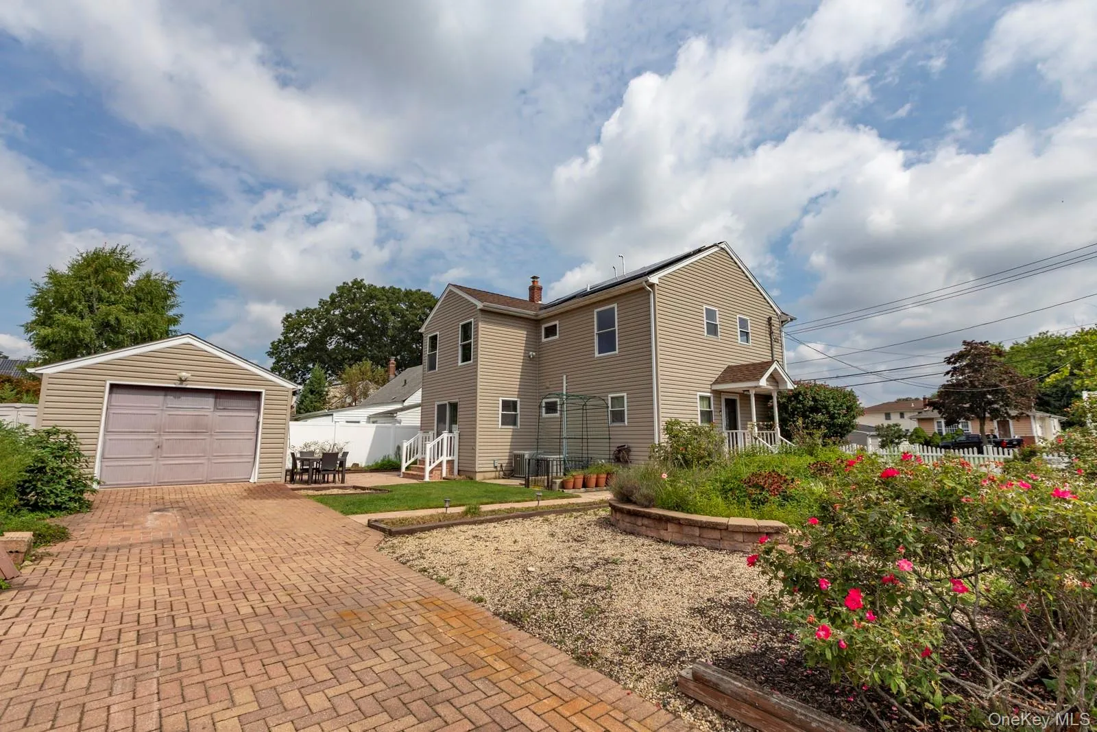 305 Strong Avenue, Babylon, NY, 4 Bedrooms Bedrooms, 10 Rooms Rooms,2 BathroomsBathrooms,Residential,For Rent,Strong,0,1040630 305 Strong Avenue, Babylon, NY, 4 Bedrooms Bedrooms, 10 Rooms Rooms,2 BathroomsBathrooms,Residential,For Rent,Strong,0,1040630