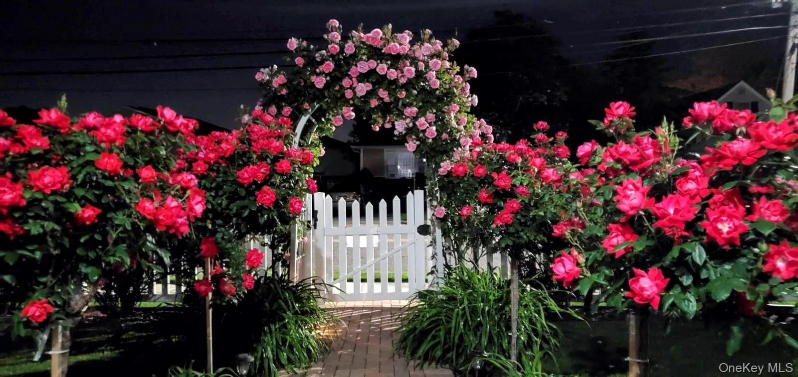 305 Strong Avenue, Babylon, NY, 4 Bedrooms Bedrooms, 10 Rooms Rooms,2 BathroomsBathrooms,Residential,For Rent,Strong,0,1040630 305 Strong Avenue, Babylon, NY, 4 Bedrooms Bedrooms, 10 Rooms Rooms,2 BathroomsBathrooms,Residential,For Rent,Strong,0,1040630