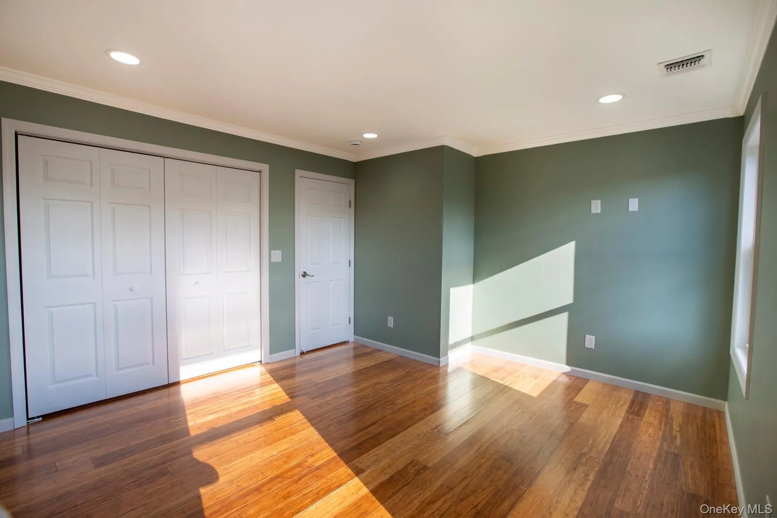 305 Strong Avenue, Babylon, NY, 4 Bedrooms Bedrooms, 10 Rooms Rooms,2 BathroomsBathrooms,Residential,For Rent,Strong,0,1040630 305 Strong Avenue, Babylon, NY, 4 Bedrooms Bedrooms, 10 Rooms Rooms,2 BathroomsBathrooms,Residential,For Rent,Strong,0,1040630
