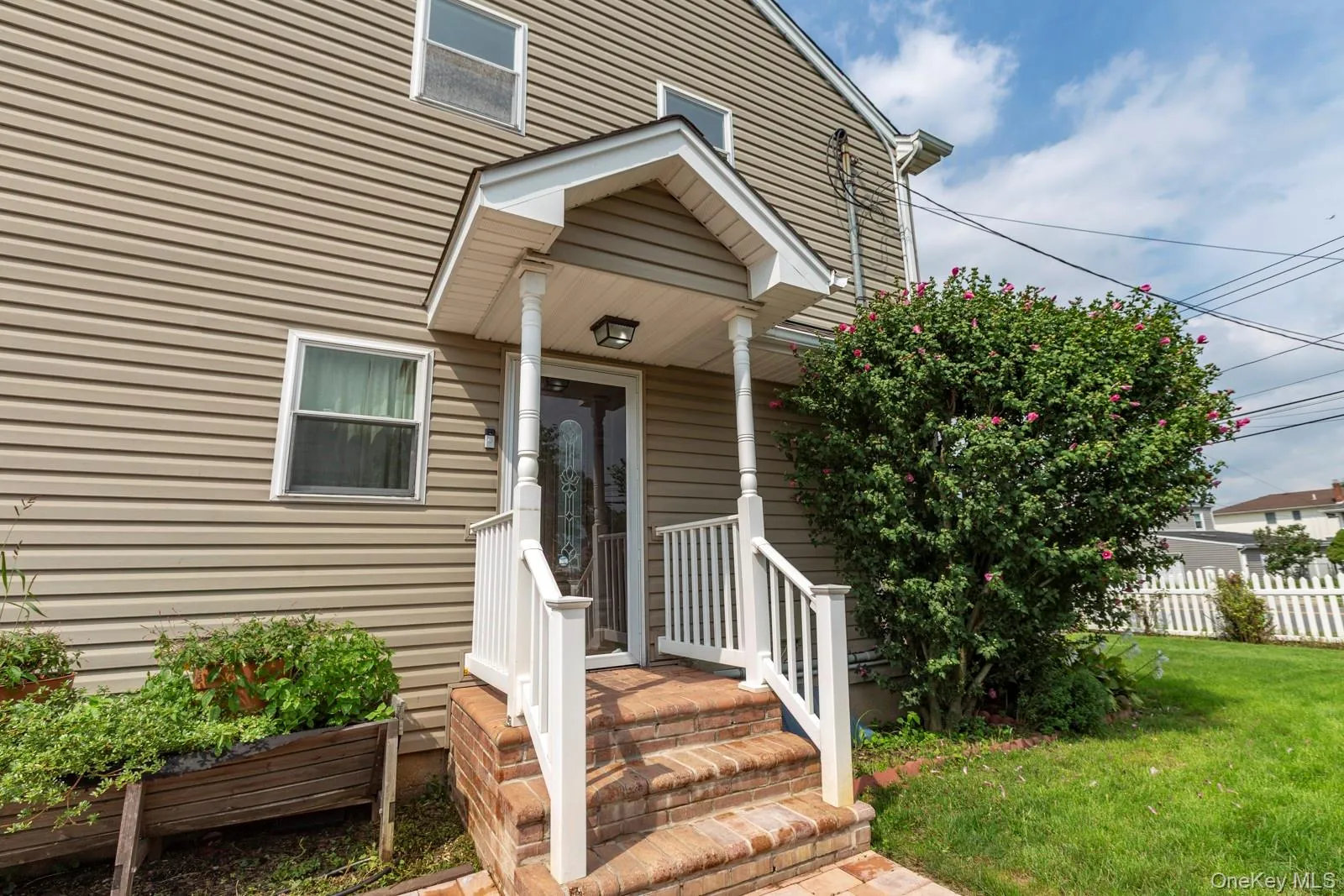 305 Strong Avenue, Babylon, NY, 4 Bedrooms Bedrooms, 10 Rooms Rooms,2 BathroomsBathrooms,Residential,For Rent,Strong,0,1040630 305 Strong Avenue, Babylon, NY, 4 Bedrooms Bedrooms, 10 Rooms Rooms,2 BathroomsBathrooms,Residential,For Rent,Strong,0,1040630