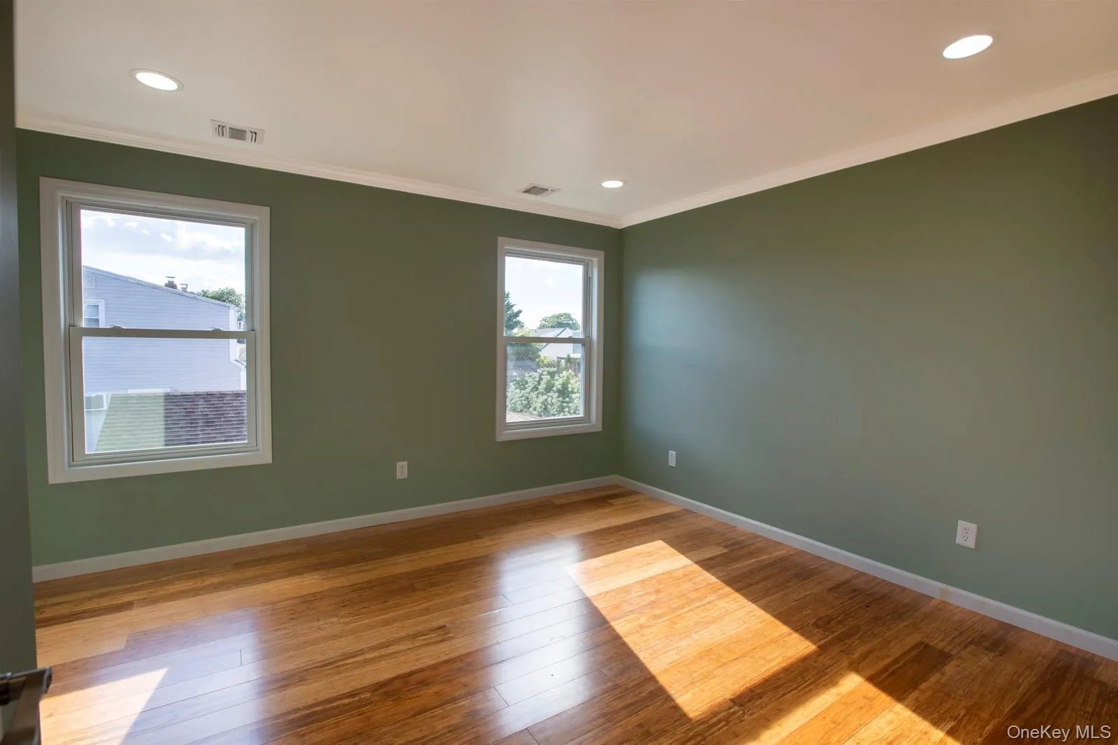 305 Strong Avenue, Babylon, NY, 4 Bedrooms Bedrooms, 10 Rooms Rooms,2 BathroomsBathrooms,Residential,For Rent,Strong,0,1040630 305 Strong Avenue, Babylon, NY, 4 Bedrooms Bedrooms, 10 Rooms Rooms,2 BathroomsBathrooms,Residential,For Rent,Strong,0,1040630