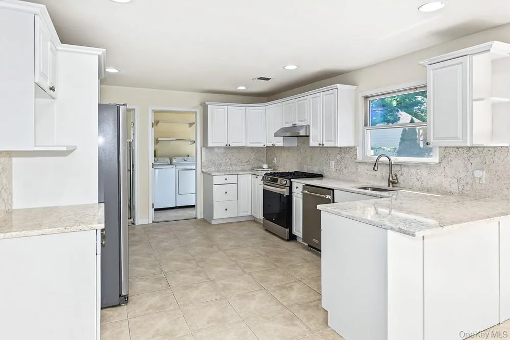 23 Garden Drive, North Hempstead, NY, 4 Bedrooms Bedrooms, 8 Rooms Rooms,2 BathroomsBathrooms,Residential,For Rent,Garden,0,1040632 23 Garden Drive, North Hempstead, NY, 4 Bedrooms Bedrooms, 8 Rooms Rooms,2 BathroomsBathrooms,Residential,For Rent,Garden,0,1040632