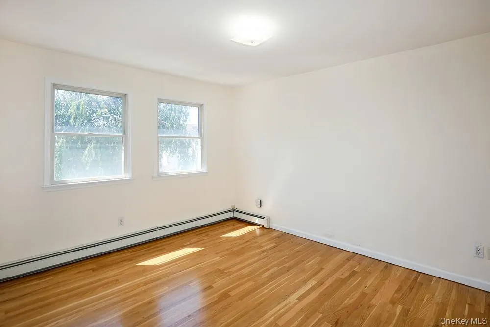 23 Garden Drive, North Hempstead, NY, 4 Bedrooms Bedrooms, 8 Rooms Rooms,2 BathroomsBathrooms,Residential,For Rent,Garden,0,1040632 23 Garden Drive, North Hempstead, NY, 4 Bedrooms Bedrooms, 8 Rooms Rooms,2 BathroomsBathrooms,Residential,For Rent,Garden,0,1040632