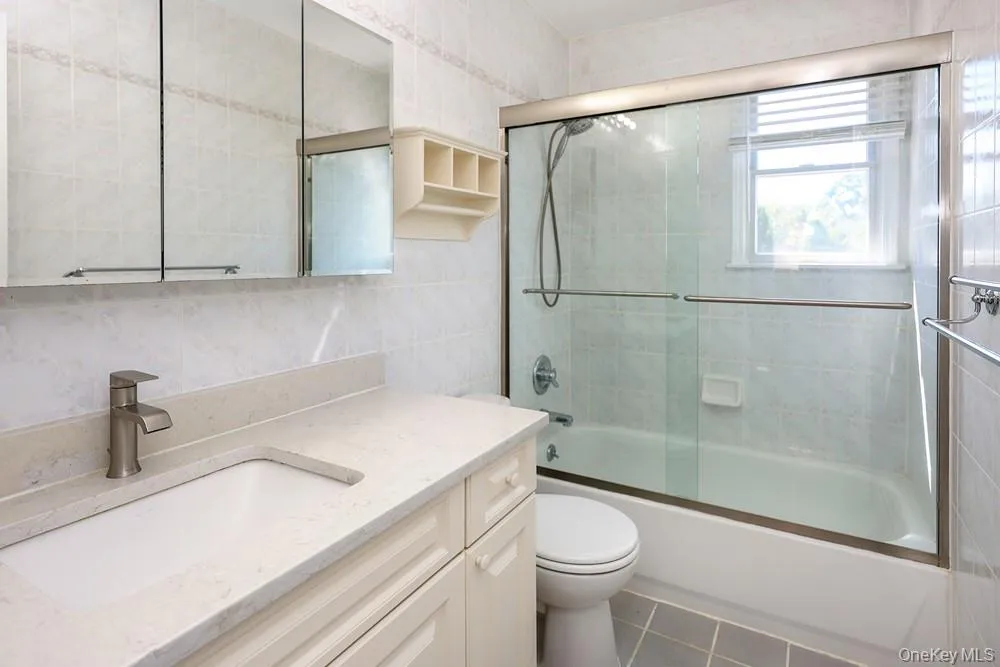 23 Garden Drive, North Hempstead, NY, 4 Bedrooms Bedrooms, 8 Rooms Rooms,2 BathroomsBathrooms,Residential,For Rent,Garden,0,1040632 23 Garden Drive, North Hempstead, NY, 4 Bedrooms Bedrooms, 8 Rooms Rooms,2 BathroomsBathrooms,Residential,For Rent,Garden,0,1040632