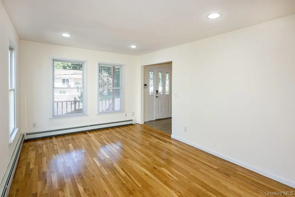 23 Garden Drive, North Hempstead, NY, 4 Bedrooms Bedrooms, 8 Rooms Rooms,2 BathroomsBathrooms,Residential,For Rent,Garden,0,1040632 23 Garden Drive, North Hempstead, NY, 4 Bedrooms Bedrooms, 8 Rooms Rooms,2 BathroomsBathrooms,Residential,For Rent,Garden,0,1040632