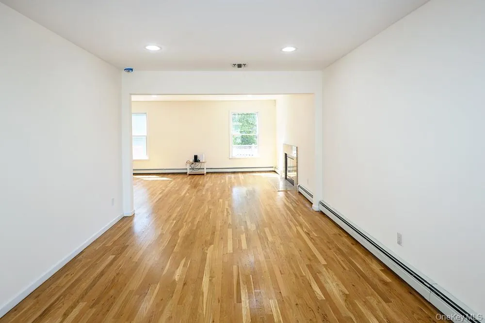 23 Garden Drive, North Hempstead, NY, 4 Bedrooms Bedrooms, 8 Rooms Rooms,2 BathroomsBathrooms,Residential,For Rent,Garden,0,1040632 23 Garden Drive, North Hempstead, NY, 4 Bedrooms Bedrooms, 8 Rooms Rooms,2 BathroomsBathrooms,Residential,For Rent,Garden,0,1040632
