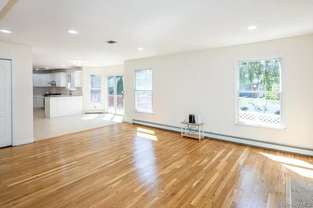 23 Garden Drive, North Hempstead, NY, 4 Bedrooms Bedrooms, 8 Rooms Rooms,2 BathroomsBathrooms,Residential,For Rent,Garden,0,1040632 23 Garden Drive, North Hempstead, NY, 4 Bedrooms Bedrooms, 8 Rooms Rooms,2 BathroomsBathrooms,Residential,For Rent,Garden,0,1040632