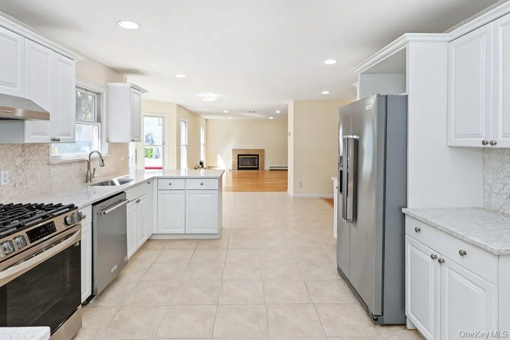 23 Garden Drive, North Hempstead, NY, 4 Bedrooms Bedrooms, 8 Rooms Rooms,2 BathroomsBathrooms,Residential,For Rent,Garden,0,1040632 23 Garden Drive, North Hempstead, NY, 4 Bedrooms Bedrooms, 8 Rooms Rooms,2 BathroomsBathrooms,Residential,For Rent,Garden,0,1040632