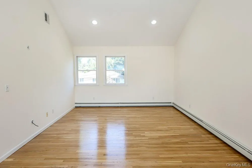 23 Garden Drive, North Hempstead, NY, 4 Bedrooms Bedrooms, 8 Rooms Rooms,2 BathroomsBathrooms,Residential,For Rent,Garden,0,1040632 23 Garden Drive, North Hempstead, NY, 4 Bedrooms Bedrooms, 8 Rooms Rooms,2 BathroomsBathrooms,Residential,For Rent,Garden,0,1040632