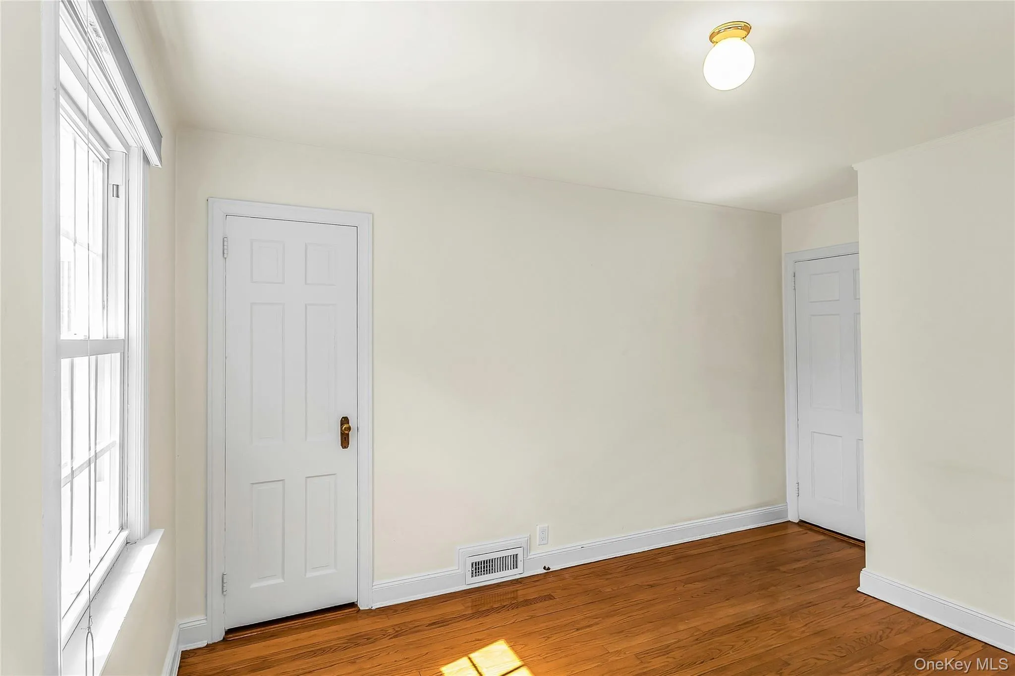 26 Ridge Drive, North Hempstead, NY, 4 Bedrooms Bedrooms, 8 Rooms Rooms,2 BathroomsBathrooms,Residential,For Rent,Ridge,0,1040637 26 Ridge Drive, North Hempstead, NY, 4 Bedrooms Bedrooms, 8 Rooms Rooms,2 BathroomsBathrooms,Residential,For Rent,Ridge,0,1040637