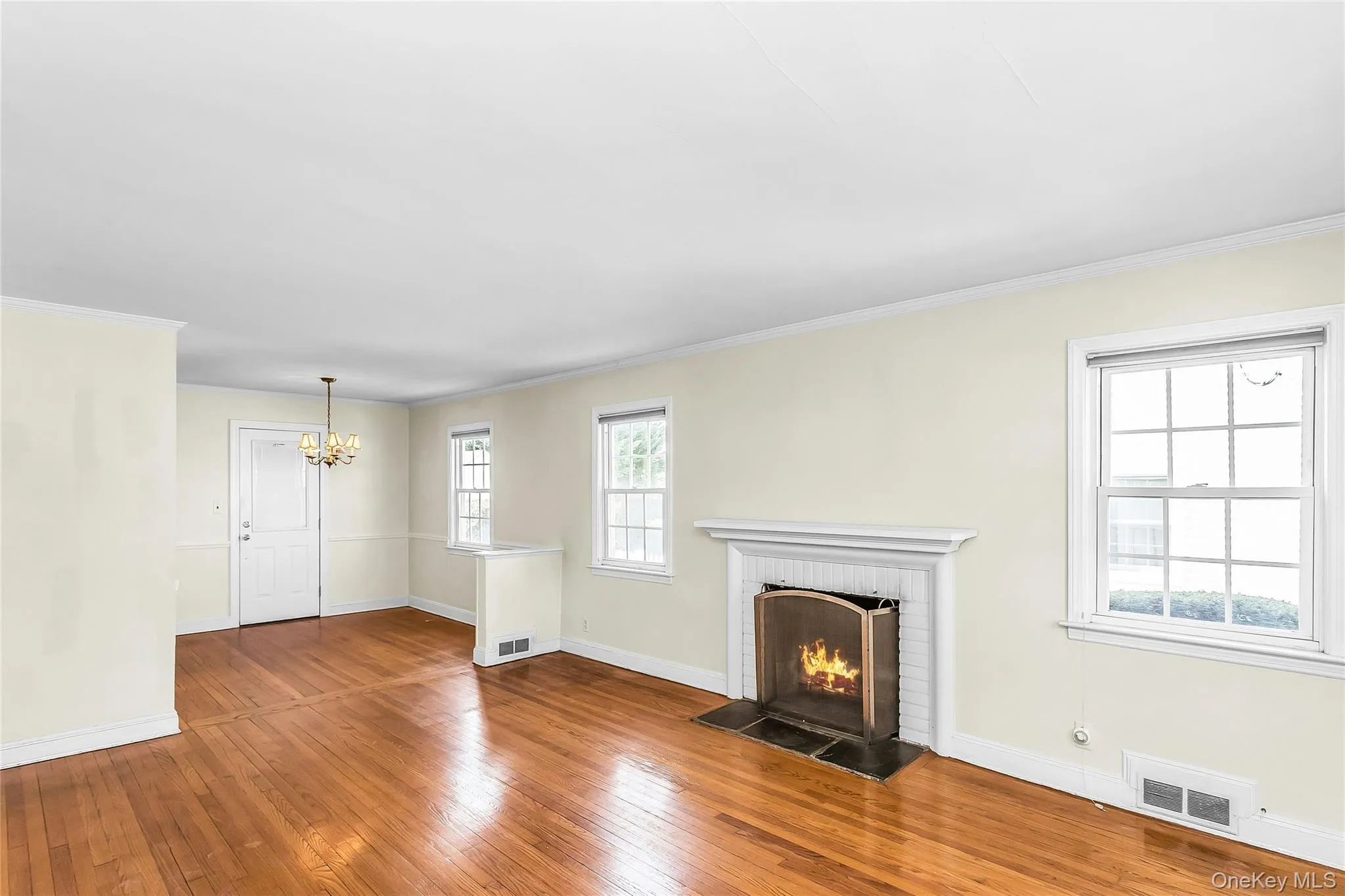 26 Ridge Drive, North Hempstead, NY, 4 Bedrooms Bedrooms, 8 Rooms Rooms,2 BathroomsBathrooms,Residential,For Rent,Ridge,0,1040637 26 Ridge Drive, North Hempstead, NY, 4 Bedrooms Bedrooms, 8 Rooms Rooms,2 BathroomsBathrooms,Residential,For Rent,Ridge,0,1040637