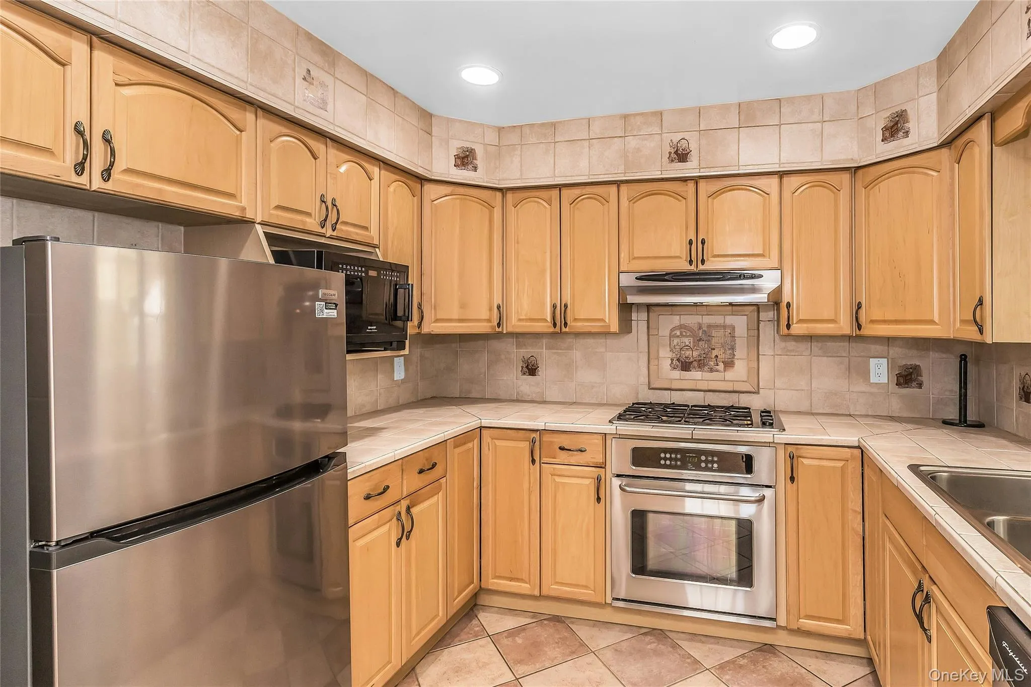 26 Ridge Drive, North Hempstead, NY, 4 Bedrooms Bedrooms, 8 Rooms Rooms,2 BathroomsBathrooms,Residential,For Rent,Ridge,0,1040637 26 Ridge Drive, North Hempstead, NY, 4 Bedrooms Bedrooms, 8 Rooms Rooms,2 BathroomsBathrooms,Residential,For Rent,Ridge,0,1040637
