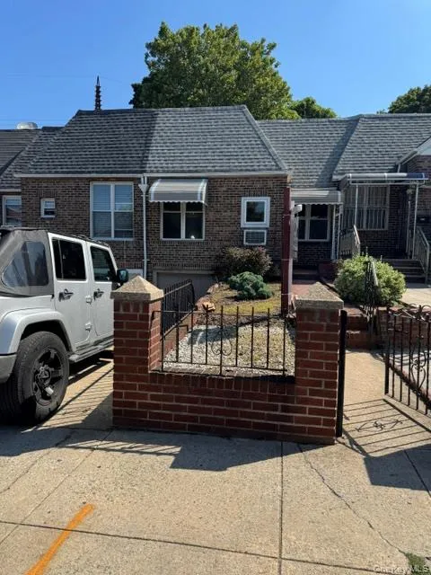 51-21 74th Street, New York, NY, 2 Bedrooms Bedrooms, 5 Rooms Rooms,1 BathroomBathrooms,Residential,For Rent,74th,0,1040641 51-21 74th Street, New York, NY, 2 Bedrooms Bedrooms, 5 Rooms Rooms,1 BathroomBathrooms,Residential,For Rent,74th,0,1040641