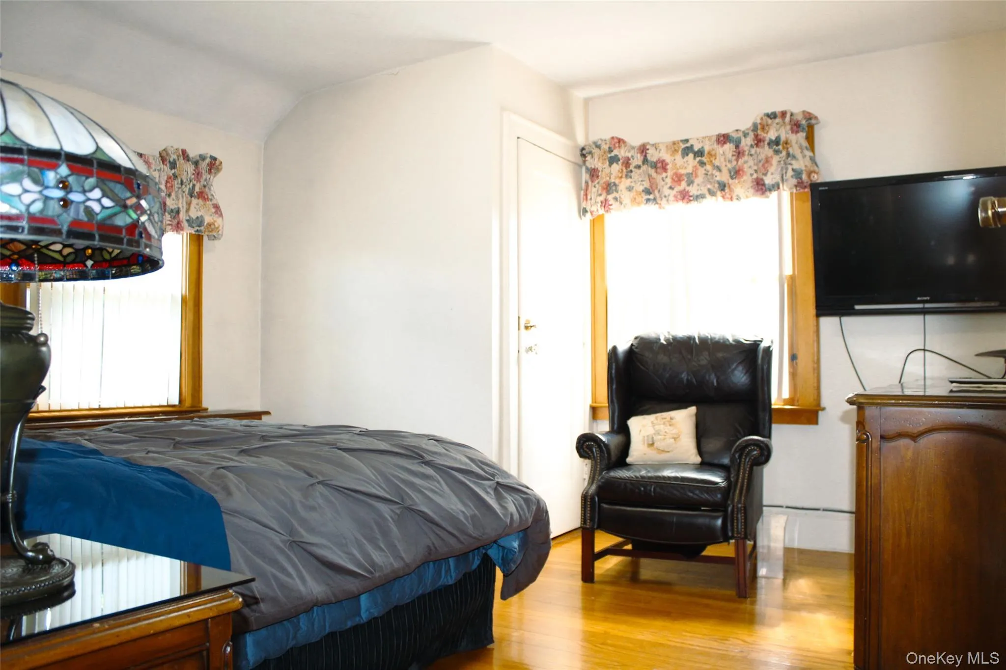 Bedroom 2 - large bedroom with closet Bedroom 2 - large bedroom with closet
