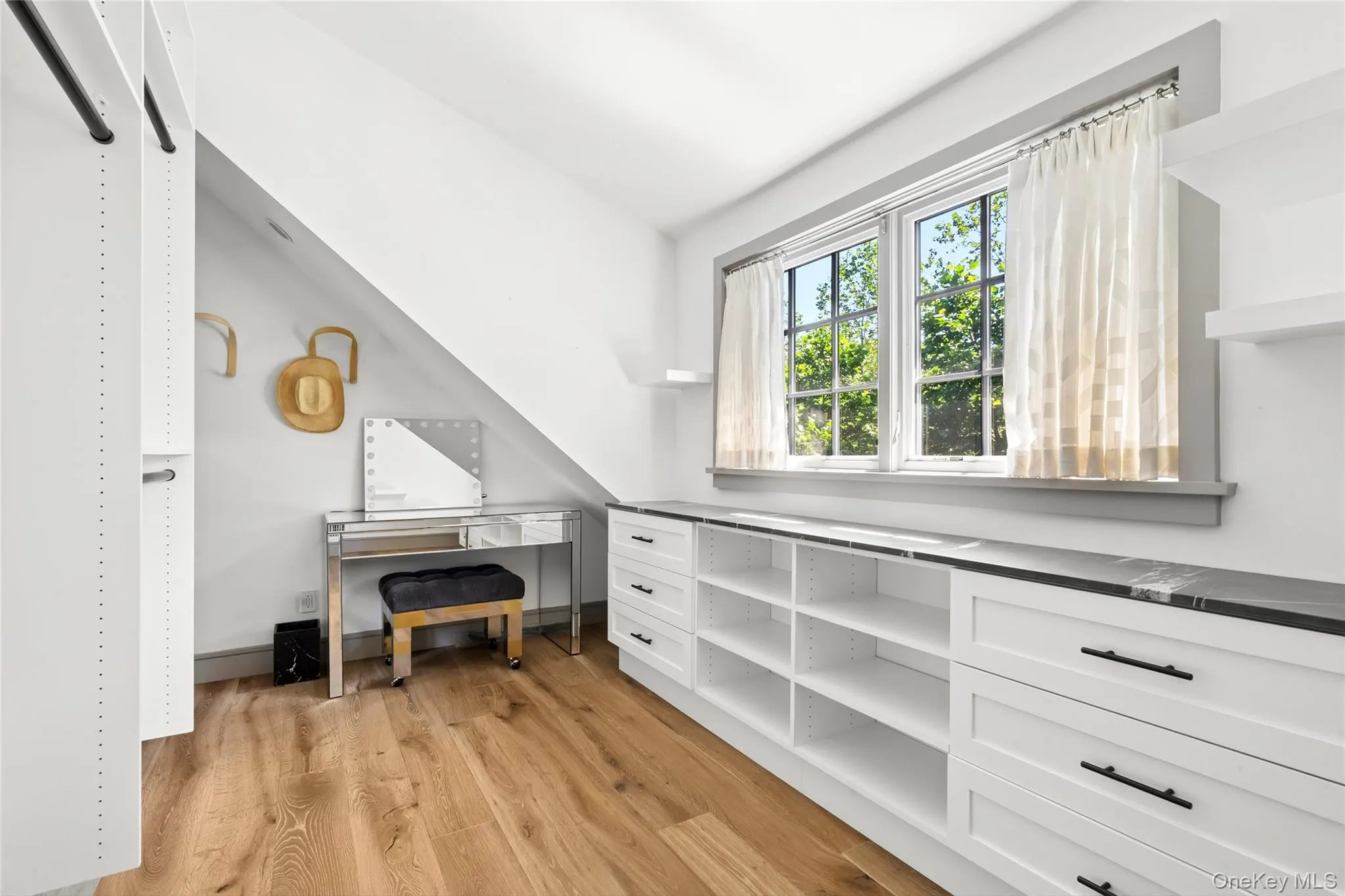 67 Buell Lane Extension, East Hampton, NY, 5 Bedrooms Bedrooms, 10 Rooms Rooms,5 BathroomsBathrooms,Residential,For Rent,Buell Lane,0,1040648 67 Buell Lane Extension, East Hampton, NY, 5 Bedrooms Bedrooms, 10 Rooms Rooms,5 BathroomsBathrooms,Residential,For Rent,Buell Lane,0,1040648