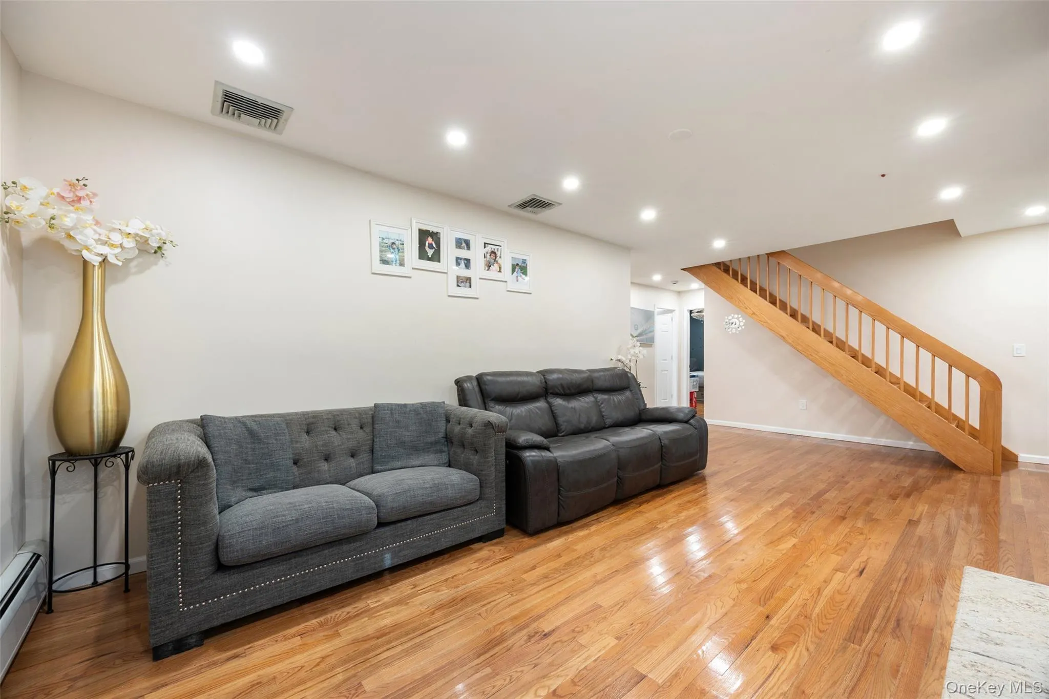 35 Grandview Avenue, Clarkstown, NY, 8 Bedrooms Bedrooms, 12 Rooms Rooms,5 BathroomsBathrooms,Residential,For Rent,Grandview,0,1040650 35 Grandview Avenue, Clarkstown, NY, 8 Bedrooms Bedrooms, 12 Rooms Rooms,5 BathroomsBathrooms,Residential,For Rent,Grandview,0,1040650