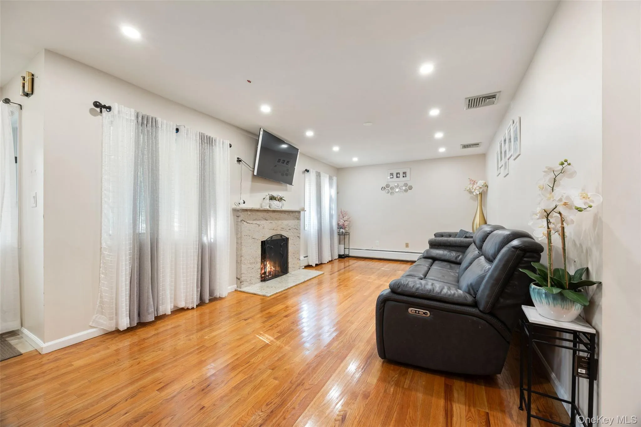 35 Grandview Avenue, Clarkstown, NY, 8 Bedrooms Bedrooms, 12 Rooms Rooms,5 BathroomsBathrooms,Residential,For Rent,Grandview,0,1040650 35 Grandview Avenue, Clarkstown, NY, 8 Bedrooms Bedrooms, 12 Rooms Rooms,5 BathroomsBathrooms,Residential,For Rent,Grandview,0,1040650