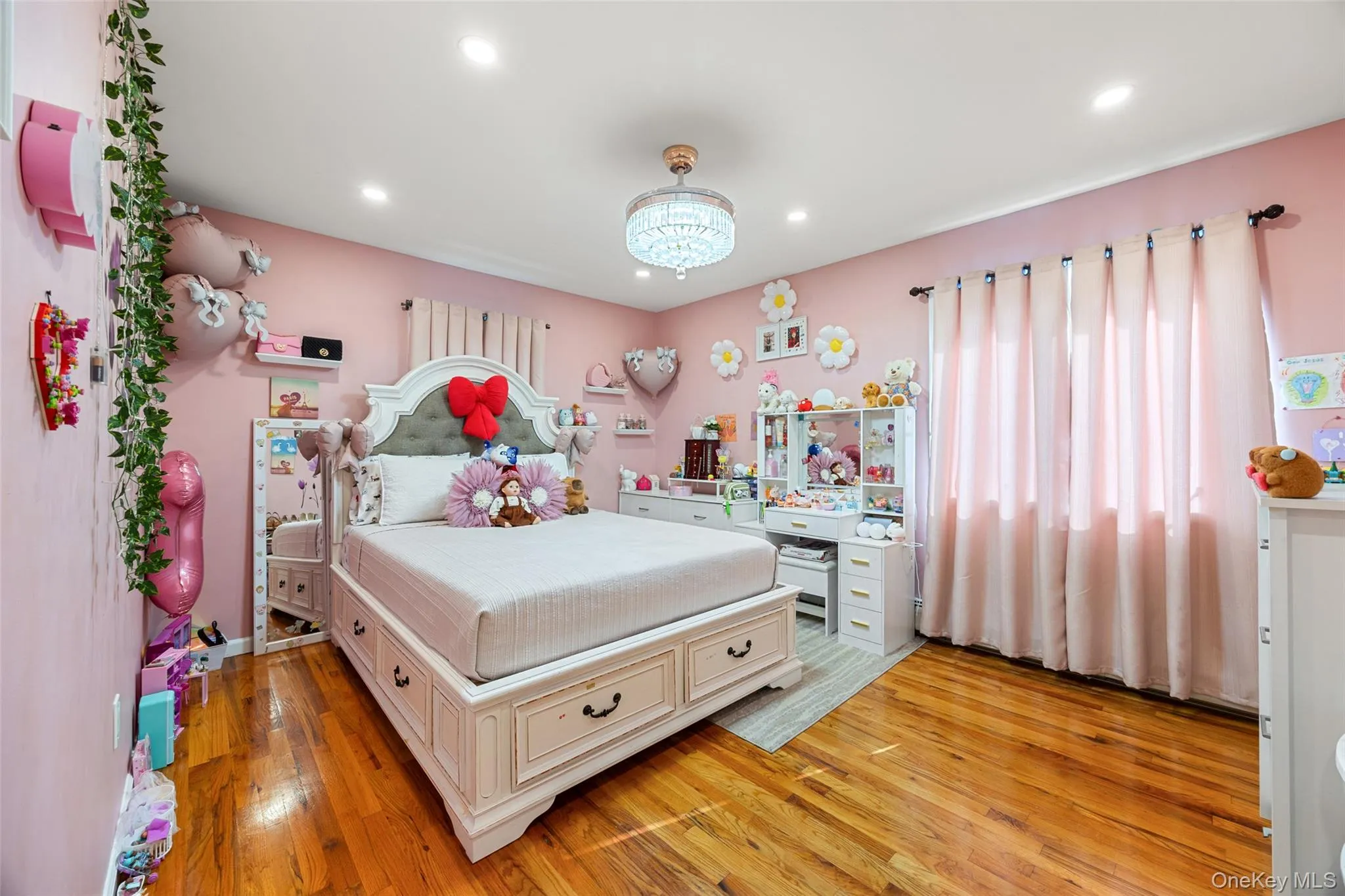 35 Grandview Avenue, Clarkstown, NY, 8 Bedrooms Bedrooms, 12 Rooms Rooms,5 BathroomsBathrooms,Residential,For Rent,Grandview,0,1040650 35 Grandview Avenue, Clarkstown, NY, 8 Bedrooms Bedrooms, 12 Rooms Rooms,5 BathroomsBathrooms,Residential,For Rent,Grandview,0,1040650