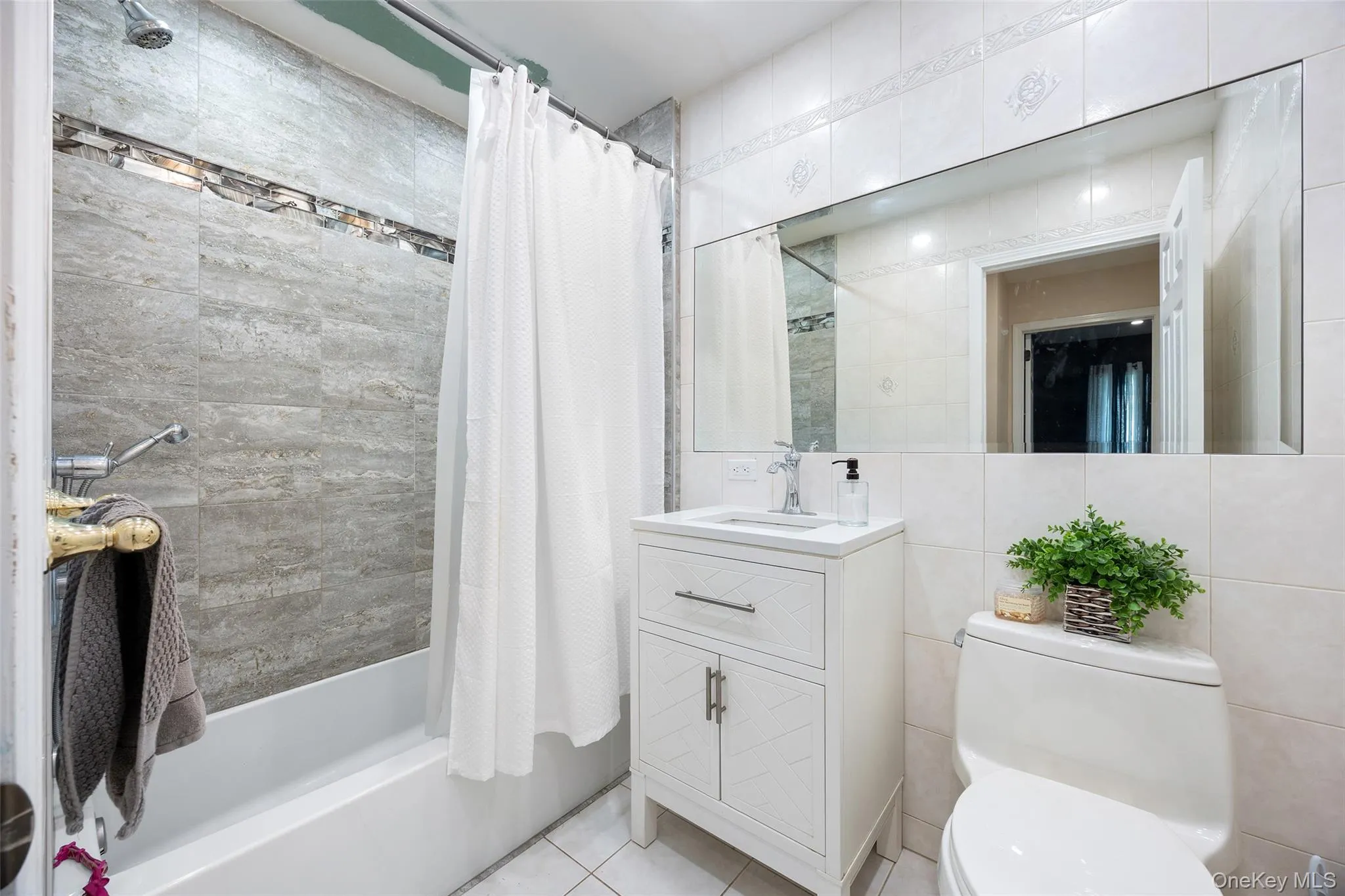 35 Grandview Avenue, Clarkstown, NY, 8 Bedrooms Bedrooms, 12 Rooms Rooms,5 BathroomsBathrooms,Residential,For Rent,Grandview,0,1040650 35 Grandview Avenue, Clarkstown, NY, 8 Bedrooms Bedrooms, 12 Rooms Rooms,5 BathroomsBathrooms,Residential,For Rent,Grandview,0,1040650