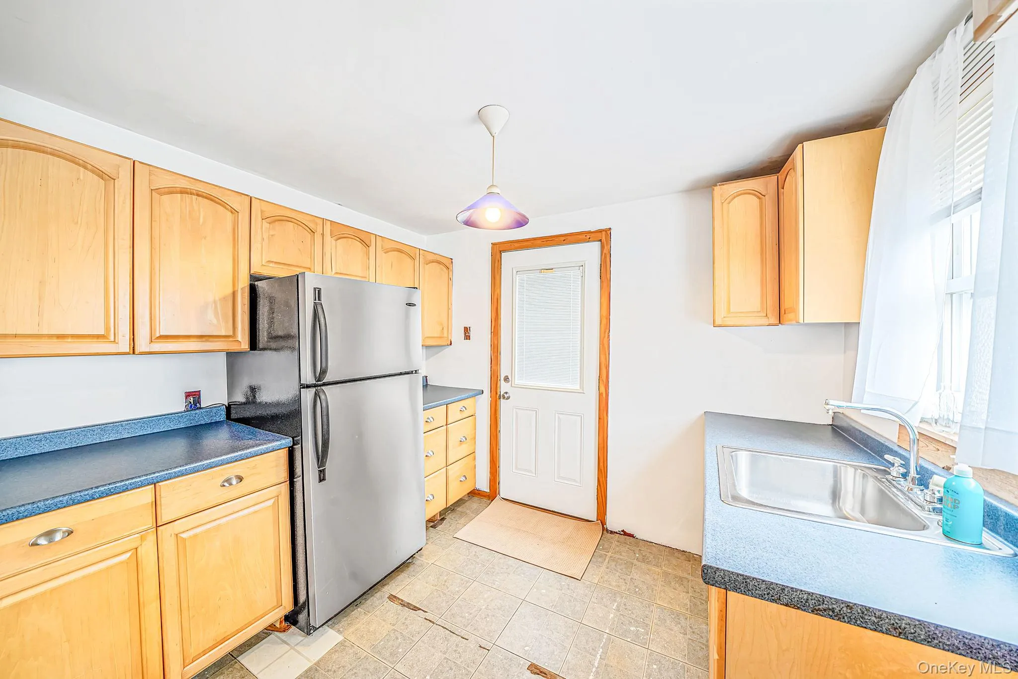 21 Cherokee Drive, Islip, NY, 5 Bedrooms Bedrooms, 10 Rooms Rooms,2 BathroomsBathrooms,Residential,For Rent,Cherokee,0,1040654 21 Cherokee Drive, Islip, NY, 5 Bedrooms Bedrooms, 10 Rooms Rooms,2 BathroomsBathrooms,Residential,For Rent,Cherokee,0,1040654