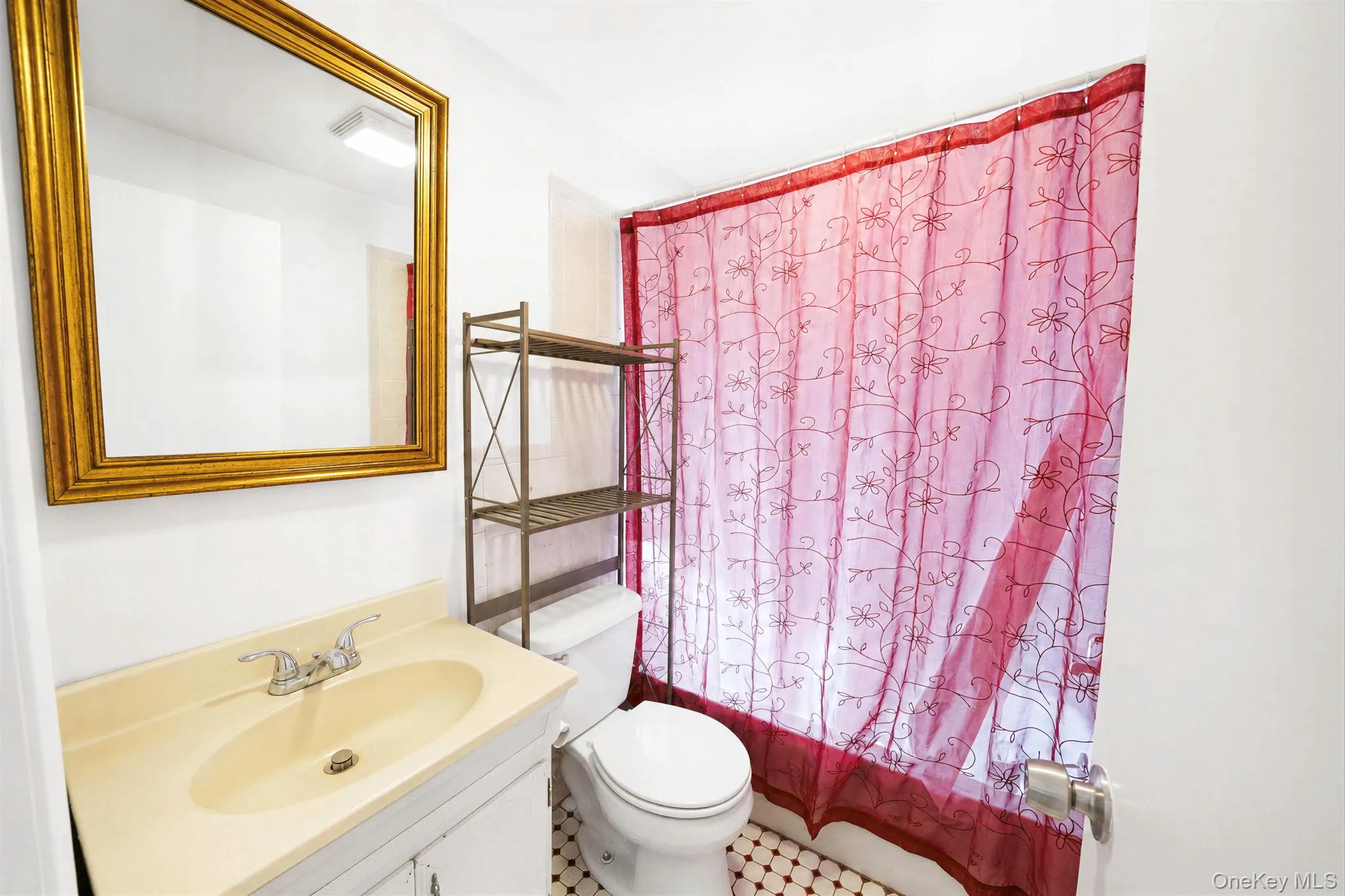 21 Cherokee Drive, Islip, NY, 5 Bedrooms Bedrooms, 10 Rooms Rooms,2 BathroomsBathrooms,Residential,For Rent,Cherokee,0,1040654 21 Cherokee Drive, Islip, NY, 5 Bedrooms Bedrooms, 10 Rooms Rooms,2 BathroomsBathrooms,Residential,For Rent,Cherokee,0,1040654
