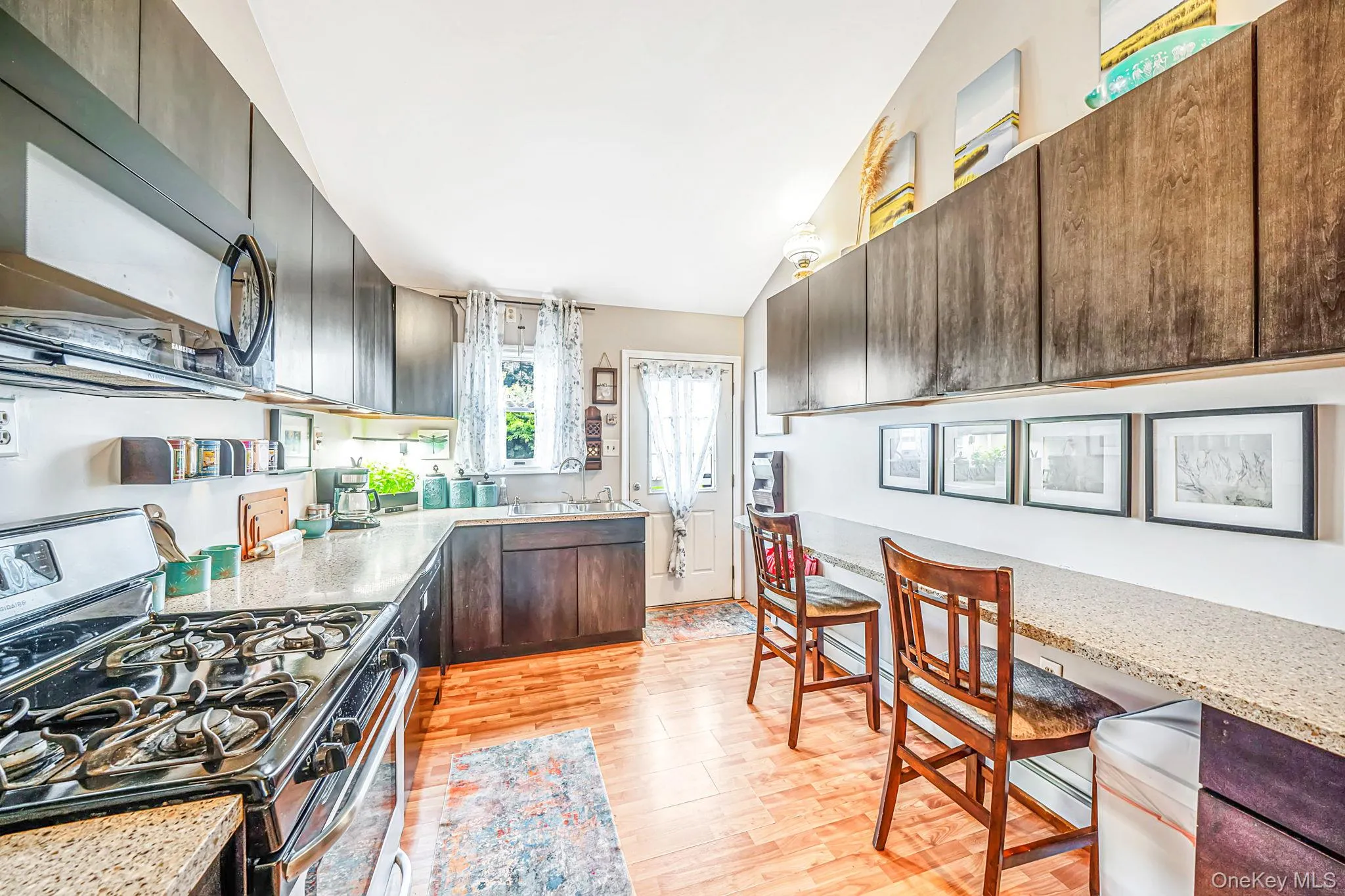 21 Cherokee Drive, Islip, NY, 5 Bedrooms Bedrooms, 10 Rooms Rooms,2 BathroomsBathrooms,Residential,For Rent,Cherokee,0,1040654 21 Cherokee Drive, Islip, NY, 5 Bedrooms Bedrooms, 10 Rooms Rooms,2 BathroomsBathrooms,Residential,For Rent,Cherokee,0,1040654