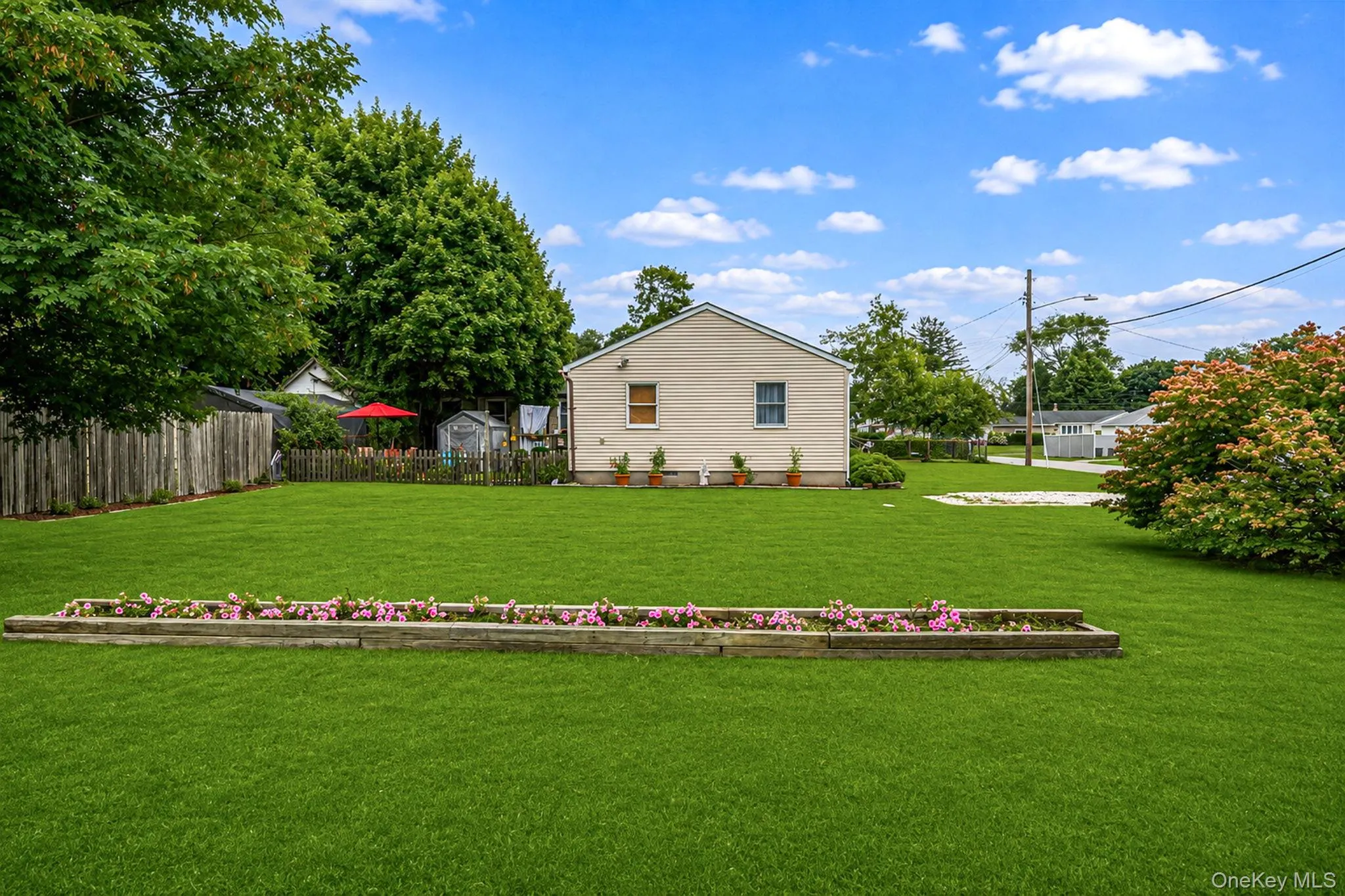 21 Cherokee Drive, Islip, NY, 5 Bedrooms Bedrooms, 10 Rooms Rooms,2 BathroomsBathrooms,Residential,For Rent,Cherokee,0,1040654 21 Cherokee Drive, Islip, NY, 5 Bedrooms Bedrooms, 10 Rooms Rooms,2 BathroomsBathrooms,Residential,For Rent,Cherokee,0,1040654