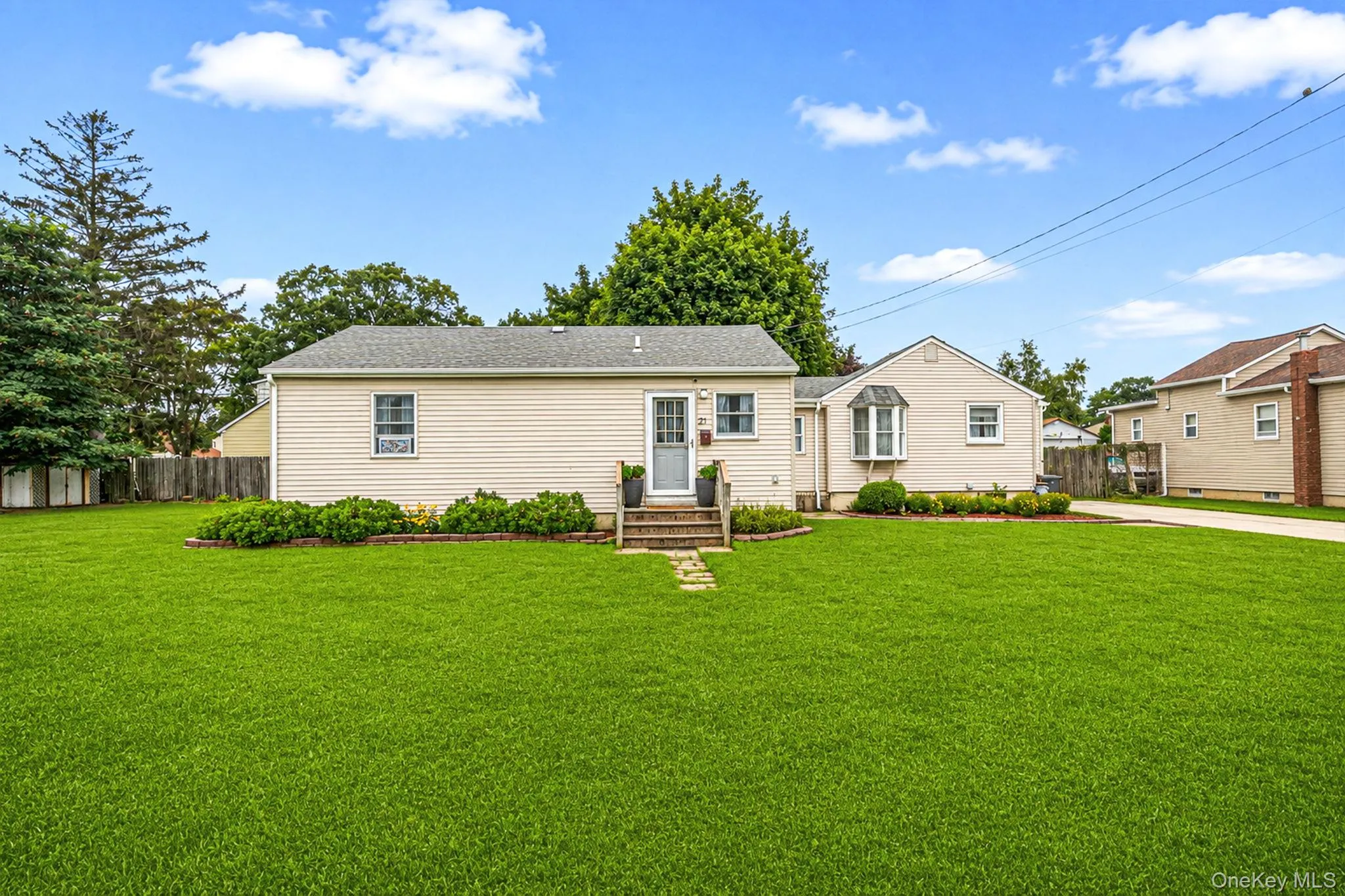 21 Cherokee Drive, Islip, NY, 5 Bedrooms Bedrooms, 10 Rooms Rooms,2 BathroomsBathrooms,Residential,For Rent,Cherokee,0,1040654 21 Cherokee Drive, Islip, NY, 5 Bedrooms Bedrooms, 10 Rooms Rooms,2 BathroomsBathrooms,Residential,For Rent,Cherokee,0,1040654