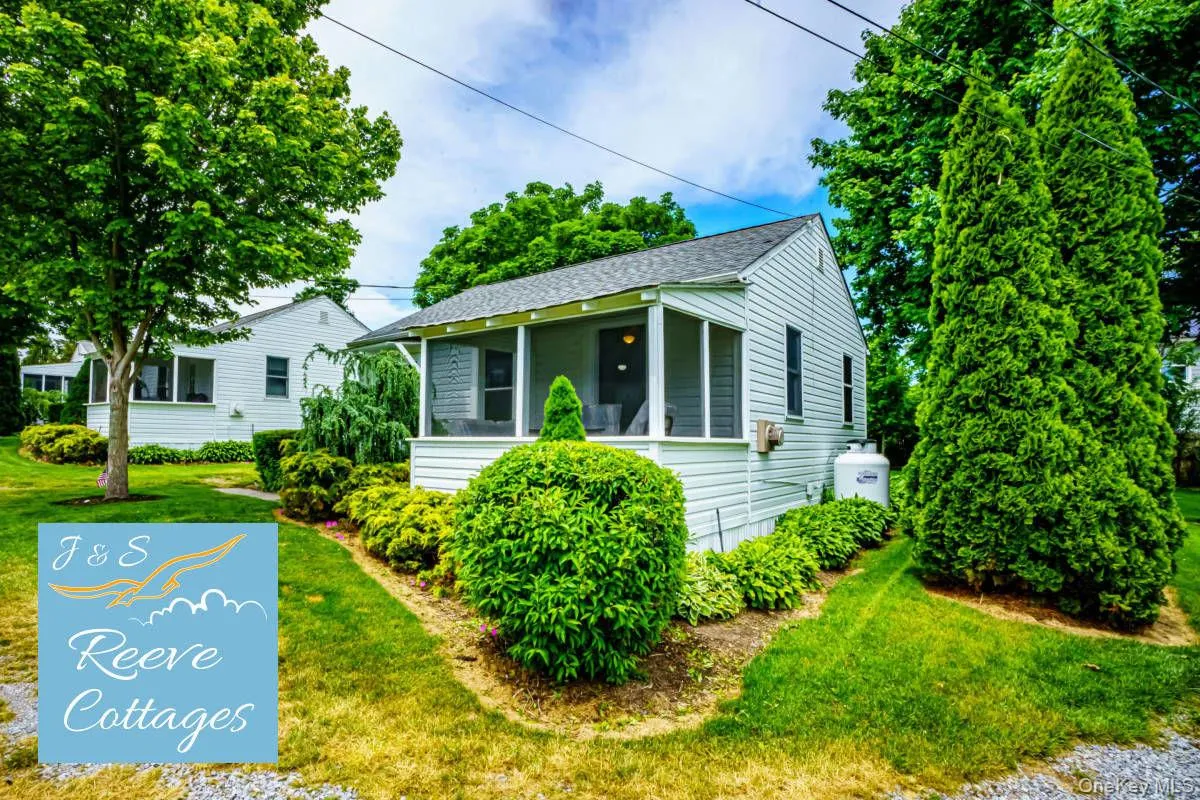 28 Whites Lane, Riverhead, NY, 2 Bedrooms Bedrooms, 3 Rooms Rooms,1 BathroomBathrooms,Residential Lease,For Rent,Whites,0,1040657 28 Whites Lane, Riverhead, NY, 2 Bedrooms Bedrooms, 3 Rooms Rooms,1 BathroomBathrooms,Residential Lease,For Rent,Whites,0,1040657