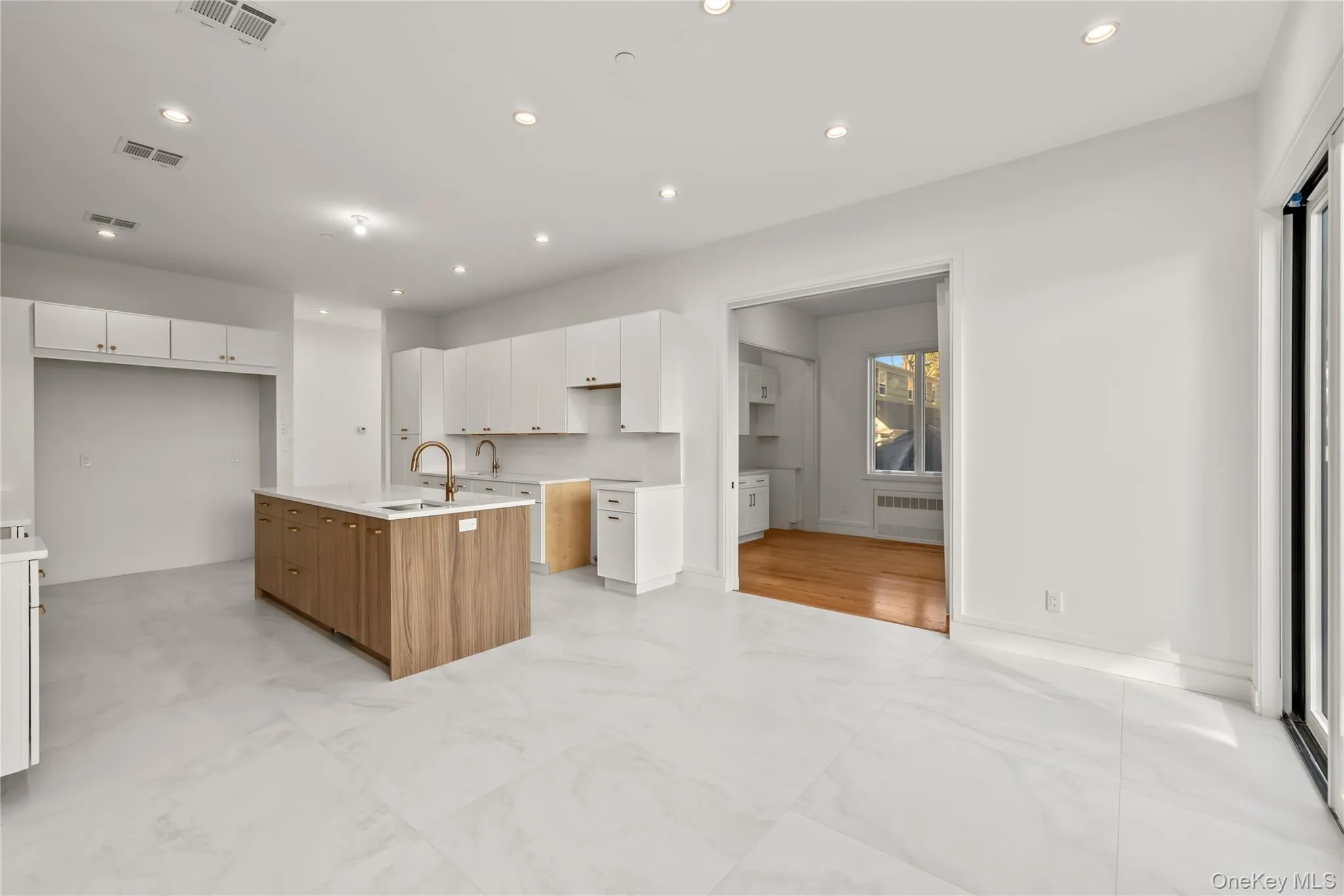 110 Fairview Avenue, Ramapo, NY, 8 Bedrooms Bedrooms, 16 Rooms Rooms,5 BathroomsBathrooms,Residential,For Rent,Fairview,0,1040658 110 Fairview Avenue, Ramapo, NY, 8 Bedrooms Bedrooms, 16 Rooms Rooms,5 BathroomsBathrooms,Residential,For Rent,Fairview,0,1040658