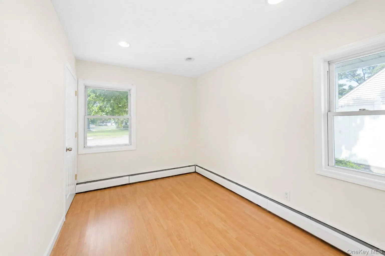 3173 Roxbury Lane, Hempstead, NY, 4 Bedrooms Bedrooms, 8 Rooms Rooms,2 BathroomsBathrooms,Residential Lease,For Rent,Roxbury,0,1040661 3173 Roxbury Lane, Hempstead, NY, 4 Bedrooms Bedrooms, 8 Rooms Rooms,2 BathroomsBathrooms,Residential Lease,For Rent,Roxbury,0,1040661