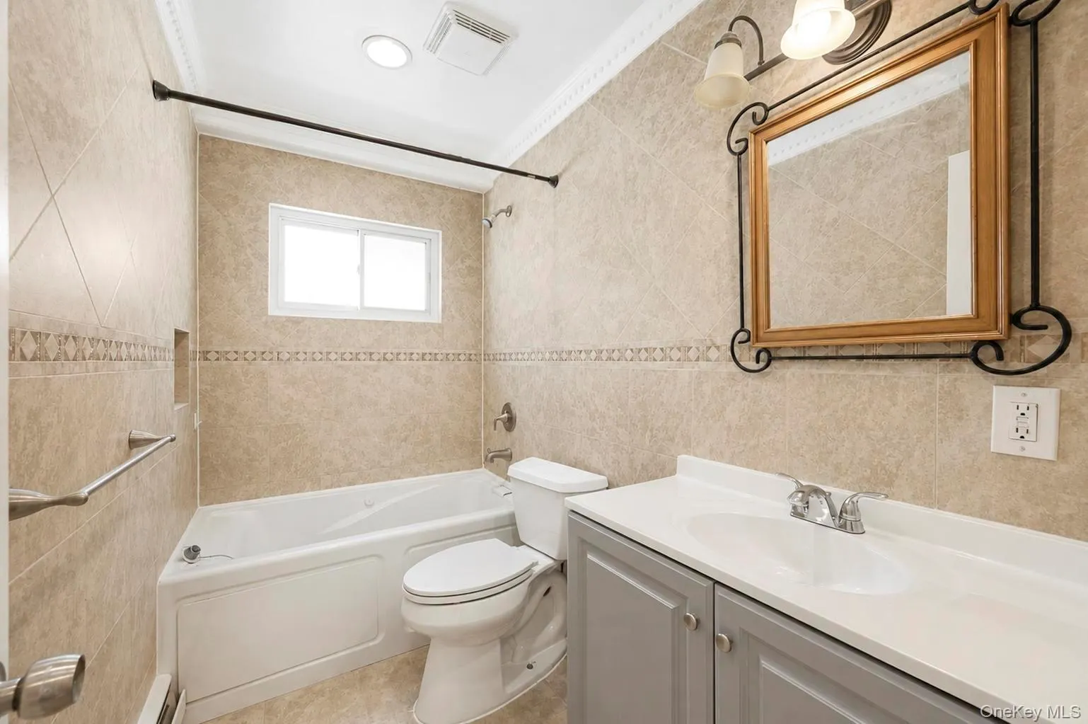 3173 Roxbury Lane, Hempstead, NY, 4 Bedrooms Bedrooms, 8 Rooms Rooms,2 BathroomsBathrooms,Residential Lease,For Rent,Roxbury,0,1040661 3173 Roxbury Lane, Hempstead, NY, 4 Bedrooms Bedrooms, 8 Rooms Rooms,2 BathroomsBathrooms,Residential Lease,For Rent,Roxbury,0,1040661