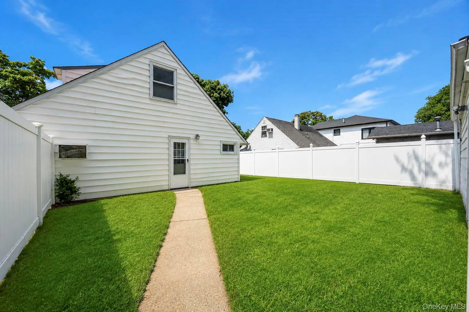 3173 Roxbury Lane, Hempstead, NY, 4 Bedrooms Bedrooms, 8 Rooms Rooms,2 BathroomsBathrooms,Residential Lease,For Rent,Roxbury,0,1040661 3173 Roxbury Lane, Hempstead, NY, 4 Bedrooms Bedrooms, 8 Rooms Rooms,2 BathroomsBathrooms,Residential Lease,For Rent,Roxbury,0,1040661
