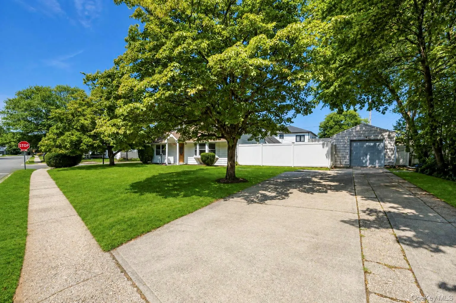 3173 Roxbury Lane, Hempstead, NY, 4 Bedrooms Bedrooms, 8 Rooms Rooms,2 BathroomsBathrooms,Residential Lease,For Rent,Roxbury,0,1040661 3173 Roxbury Lane, Hempstead, NY, 4 Bedrooms Bedrooms, 8 Rooms Rooms,2 BathroomsBathrooms,Residential Lease,For Rent,Roxbury,0,1040661