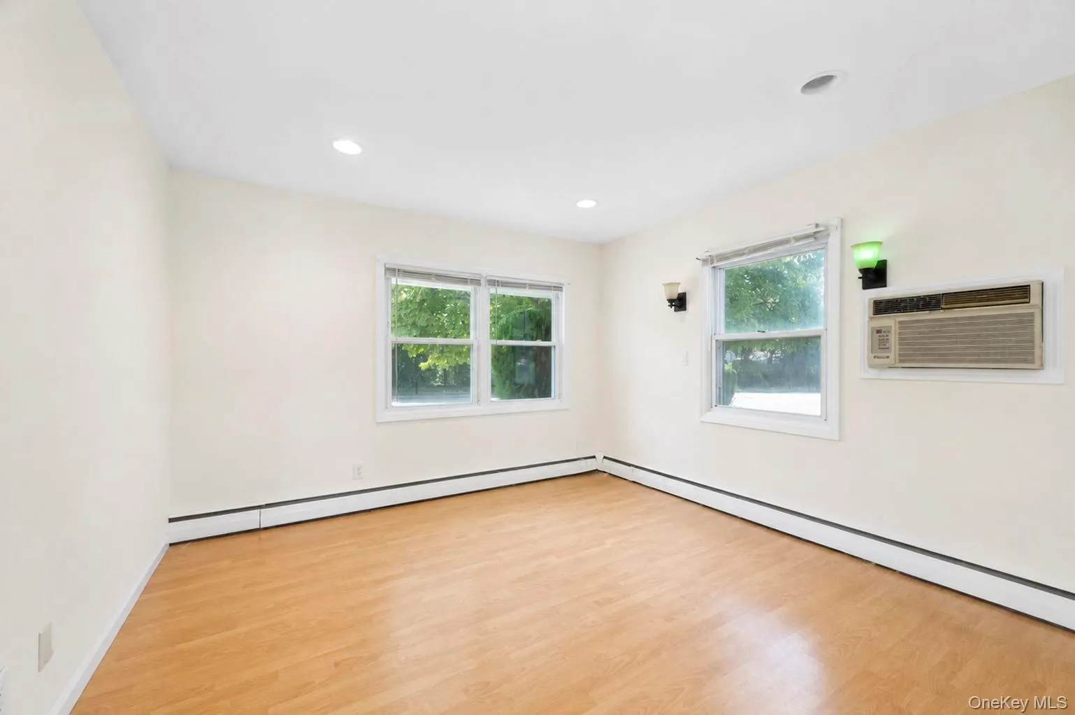 3173 Roxbury Lane, Hempstead, NY, 4 Bedrooms Bedrooms, 8 Rooms Rooms,2 BathroomsBathrooms,Residential Lease,For Rent,Roxbury,0,1040661 3173 Roxbury Lane, Hempstead, NY, 4 Bedrooms Bedrooms, 8 Rooms Rooms,2 BathroomsBathrooms,Residential Lease,For Rent,Roxbury,0,1040661