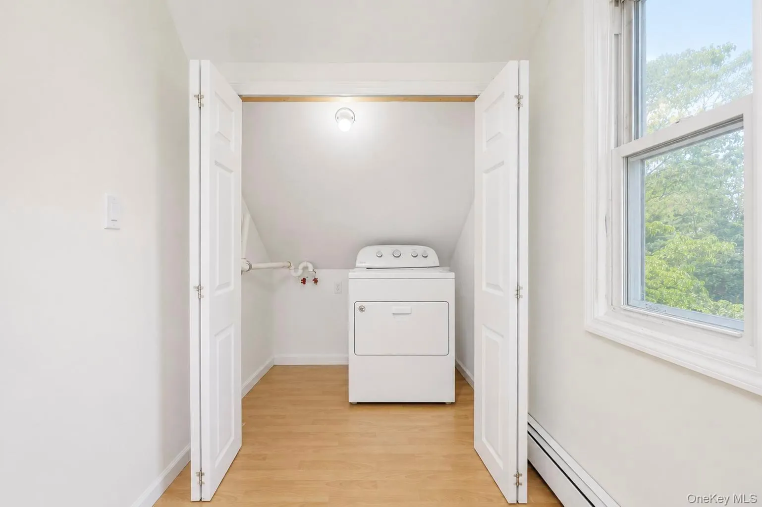 3173 Roxbury Lane, Hempstead, NY, 4 Bedrooms Bedrooms, 8 Rooms Rooms,2 BathroomsBathrooms,Residential Lease,For Rent,Roxbury,0,1040661 3173 Roxbury Lane, Hempstead, NY, 4 Bedrooms Bedrooms, 8 Rooms Rooms,2 BathroomsBathrooms,Residential Lease,For Rent,Roxbury,0,1040661