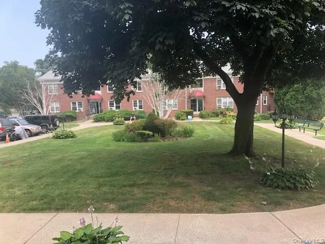 Another view of the courtyard - Stokes Rd. Another view of the courtyard - Stokes Rd.