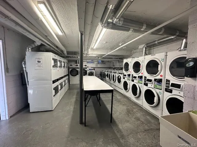 1 of 6 laundry rooms located in the complex. 1 of 6 laundry rooms located in the complex.