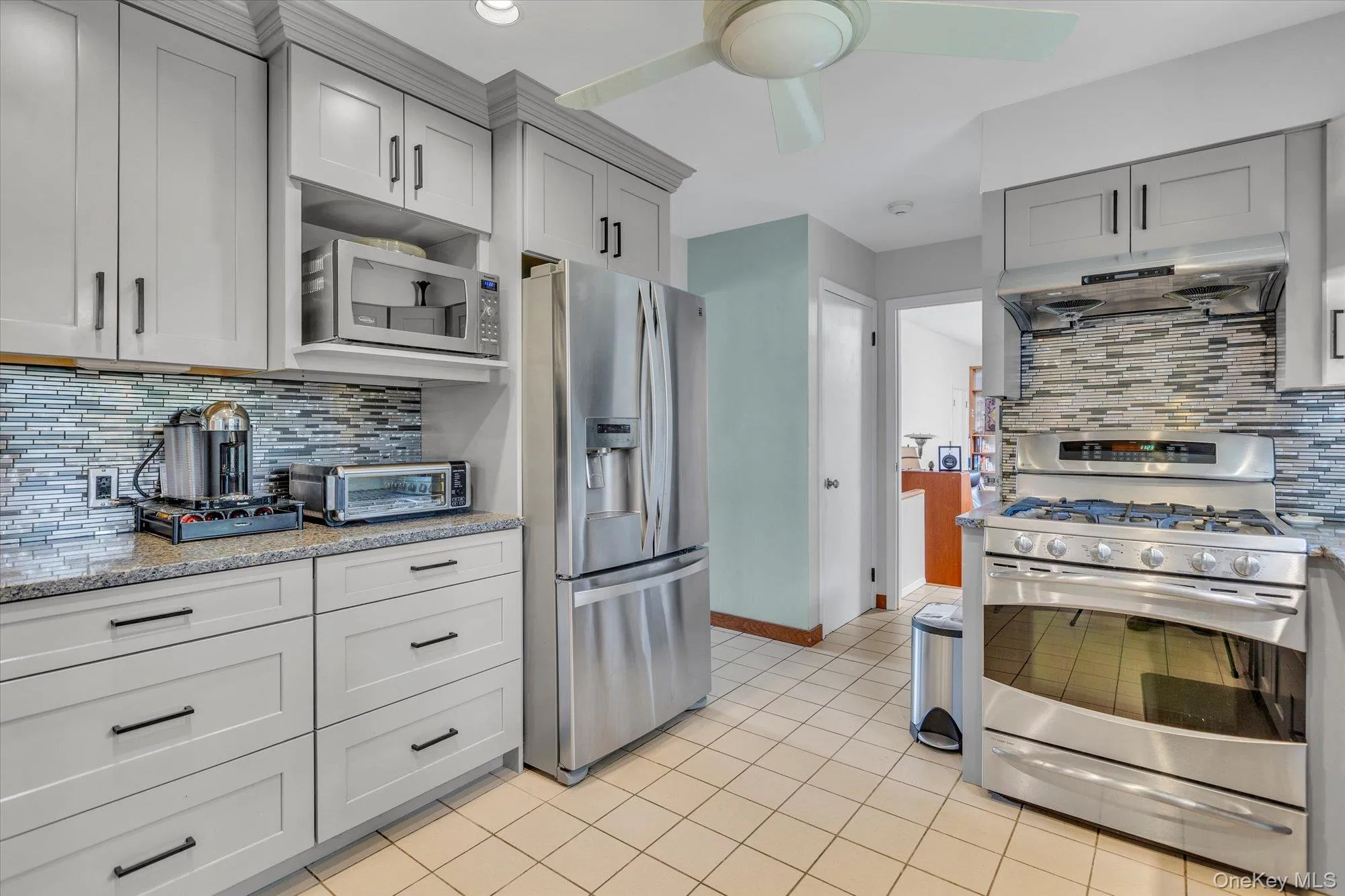 14 Spencer Way, Smithtown, NY, 3 Bedrooms Bedrooms, 7 Rooms Rooms,2 BathroomsBathrooms,Residential,For Rent,Spencer,0,1040674 14 Spencer Way, Smithtown, NY, 3 Bedrooms Bedrooms, 7 Rooms Rooms,2 BathroomsBathrooms,Residential,For Rent,Spencer,0,1040674
