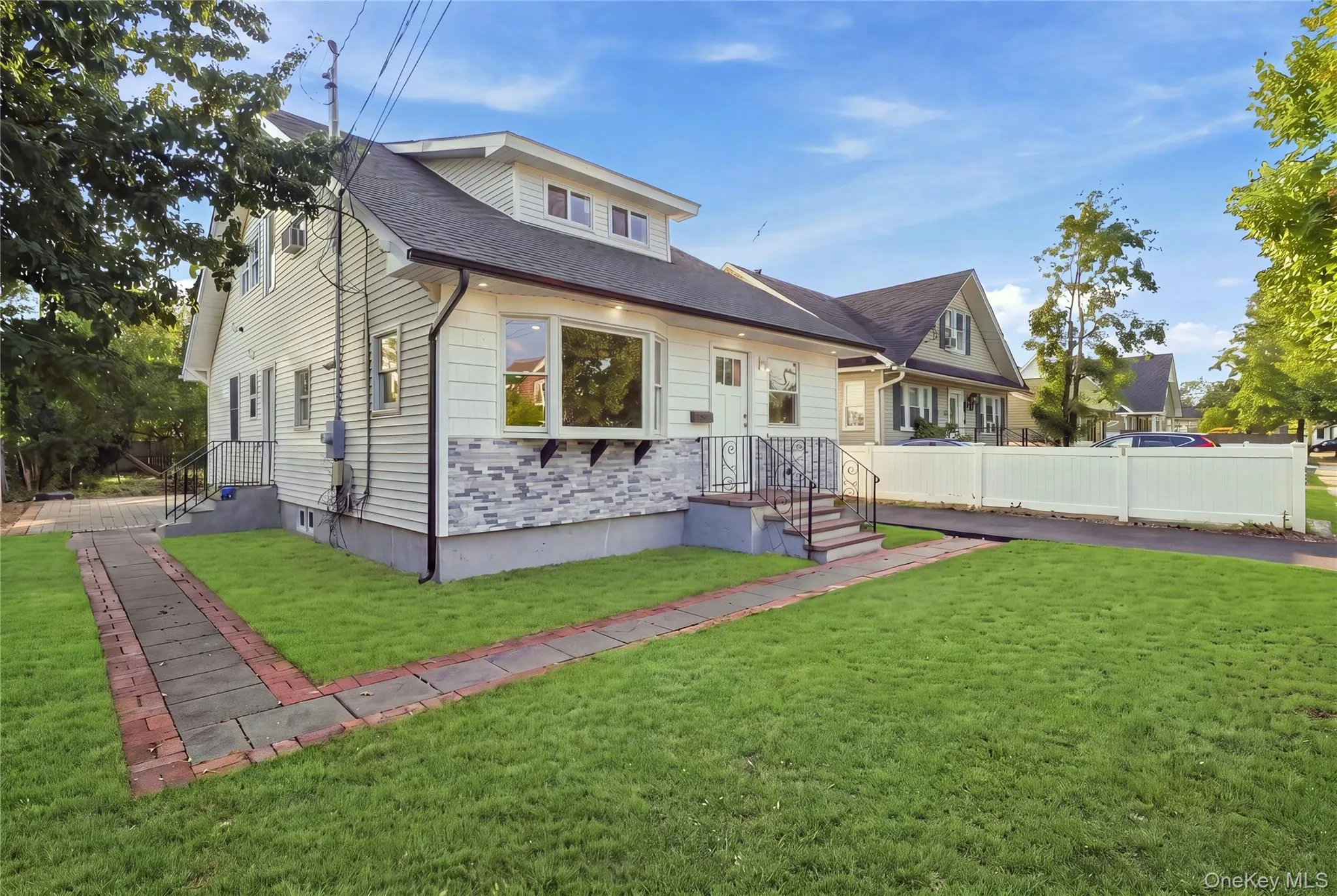 16 West Drive, Islip, NY, 5 Bedrooms Bedrooms, 9 Rooms Rooms,3 BathroomsBathrooms,Residential,For Rent,West,0,1040683 16 West Drive, Islip, NY, 5 Bedrooms Bedrooms, 9 Rooms Rooms,3 BathroomsBathrooms,Residential,For Rent,West,0,1040683