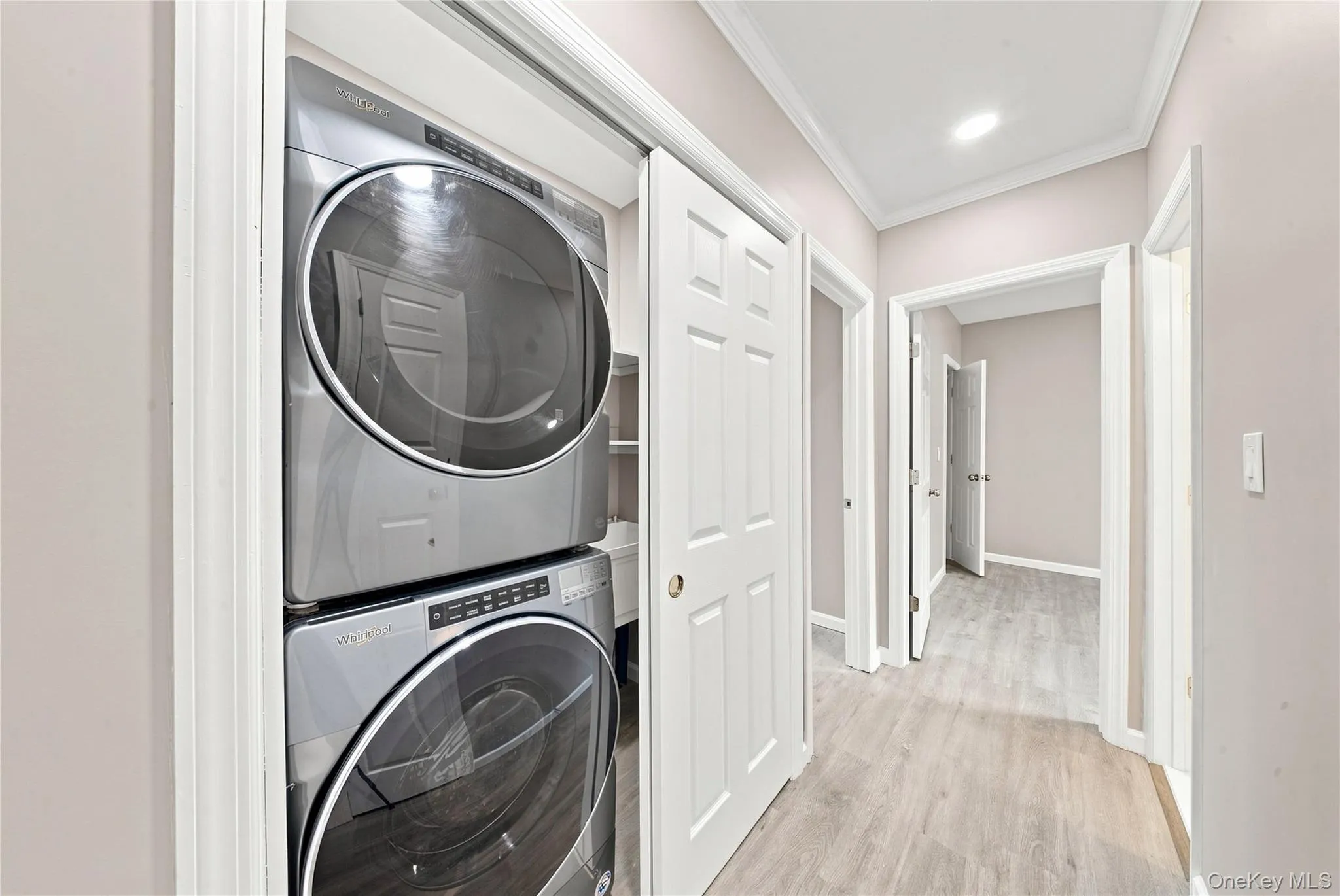 16 West Drive, Islip, NY, 5 Bedrooms Bedrooms, 9 Rooms Rooms,3 BathroomsBathrooms,Residential,For Rent,West,0,1040683 16 West Drive, Islip, NY, 5 Bedrooms Bedrooms, 9 Rooms Rooms,3 BathroomsBathrooms,Residential,For Rent,West,0,1040683