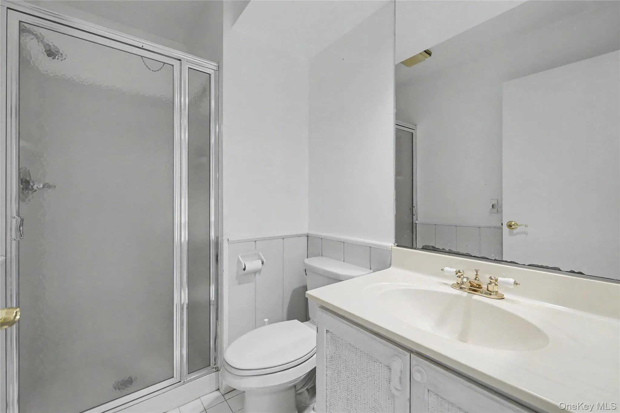 2nd level hall full bath 2nd level hall full bath