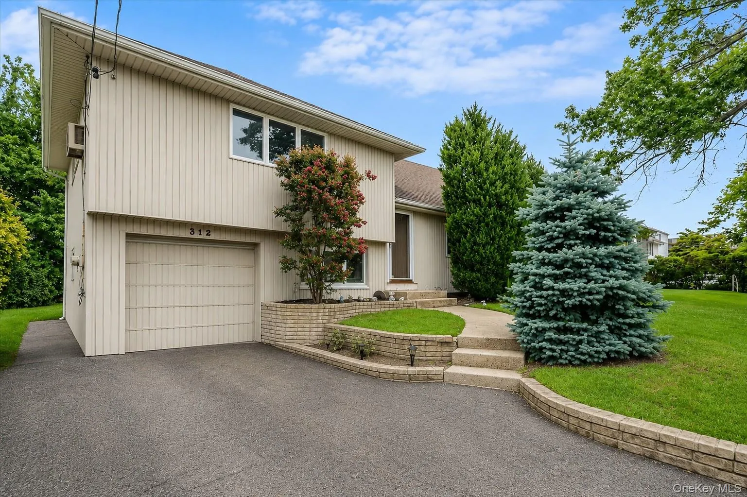 312 Waukena Avenue, Hempstead, NY, 3 Bedrooms Bedrooms, 8 Rooms Rooms,2 BathroomsBathrooms,Residential,For Rent,Waukena,0,1040700 312 Waukena Avenue, Hempstead, NY, 3 Bedrooms Bedrooms, 8 Rooms Rooms,2 BathroomsBathrooms,Residential,For Rent,Waukena,0,1040700