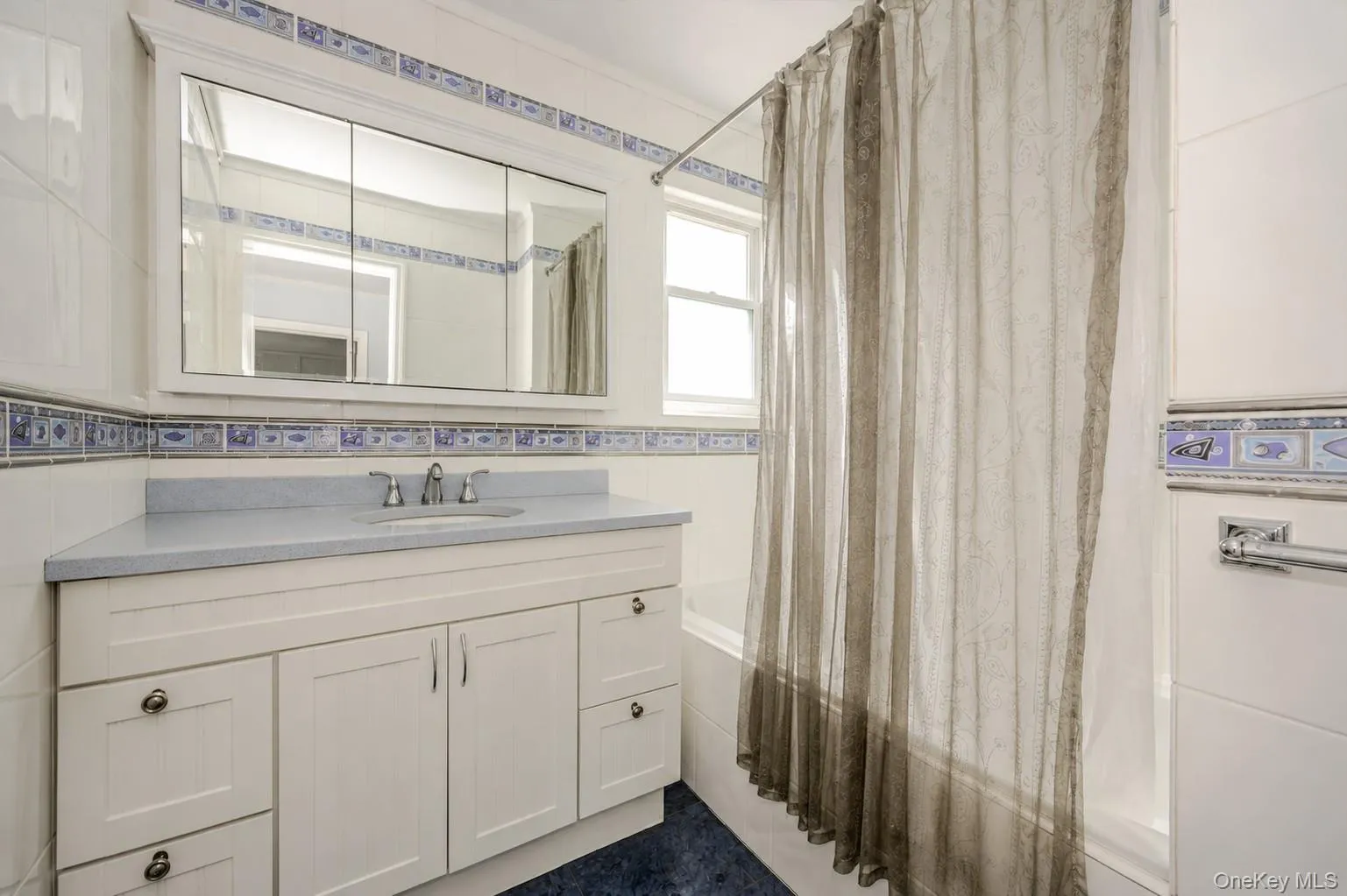 312 Waukena Avenue, Hempstead, NY, 3 Bedrooms Bedrooms, 8 Rooms Rooms,2 BathroomsBathrooms,Residential,For Rent,Waukena,0,1040700 312 Waukena Avenue, Hempstead, NY, 3 Bedrooms Bedrooms, 8 Rooms Rooms,2 BathroomsBathrooms,Residential,For Rent,Waukena,0,1040700