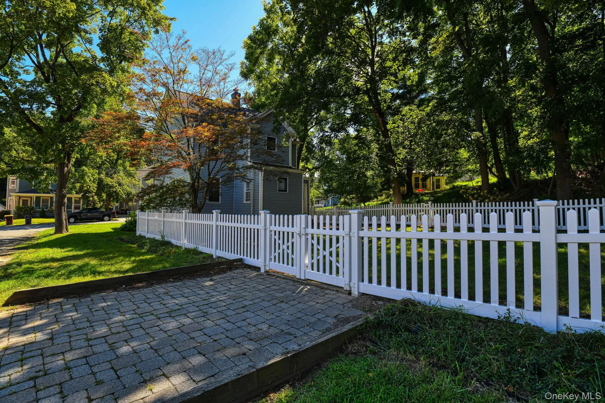 New vinyl fencing New vinyl fencing
