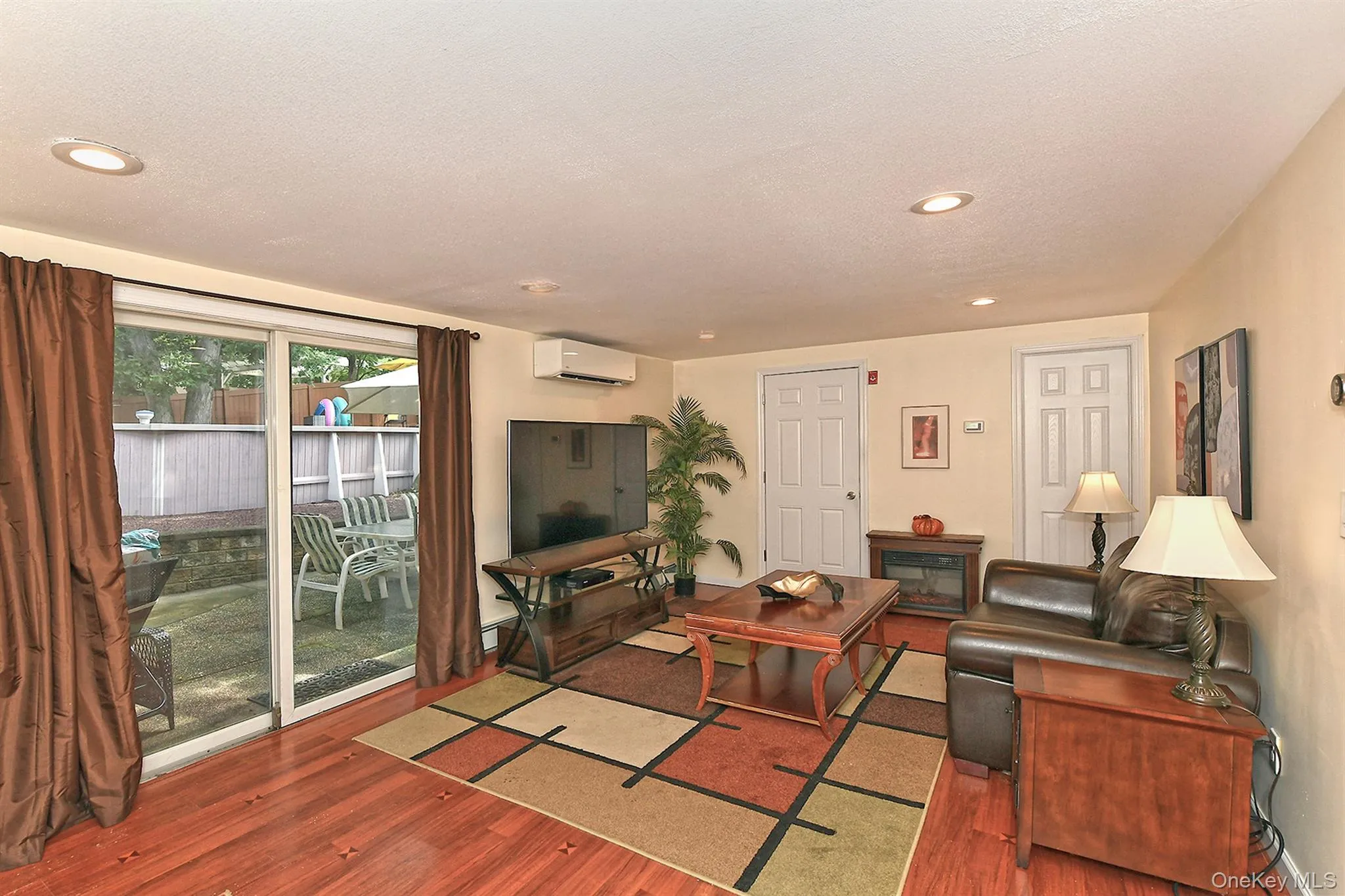 16 Crest Hill Court, Huntington, NY, 4 Bedrooms Bedrooms, 9 Rooms Rooms,2 BathroomsBathrooms,Residential,For Rent,Crest Hill,0,1040705 16 Crest Hill Court, Huntington, NY, 4 Bedrooms Bedrooms, 9 Rooms Rooms,2 BathroomsBathrooms,Residential,For Rent,Crest Hill,0,1040705