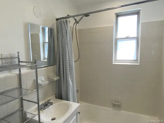 264-36 Langston Avenue, New York, NY, 1 Bedroom Bedrooms, 3 Rooms Rooms,1 BathroomBathrooms,Residential,For Rent,Langston,0,1040708 264-36 Langston Avenue, New York, NY, 1 Bedroom Bedrooms, 3 Rooms Rooms,1 BathroomBathrooms,Residential,For Rent,Langston,0,1040708