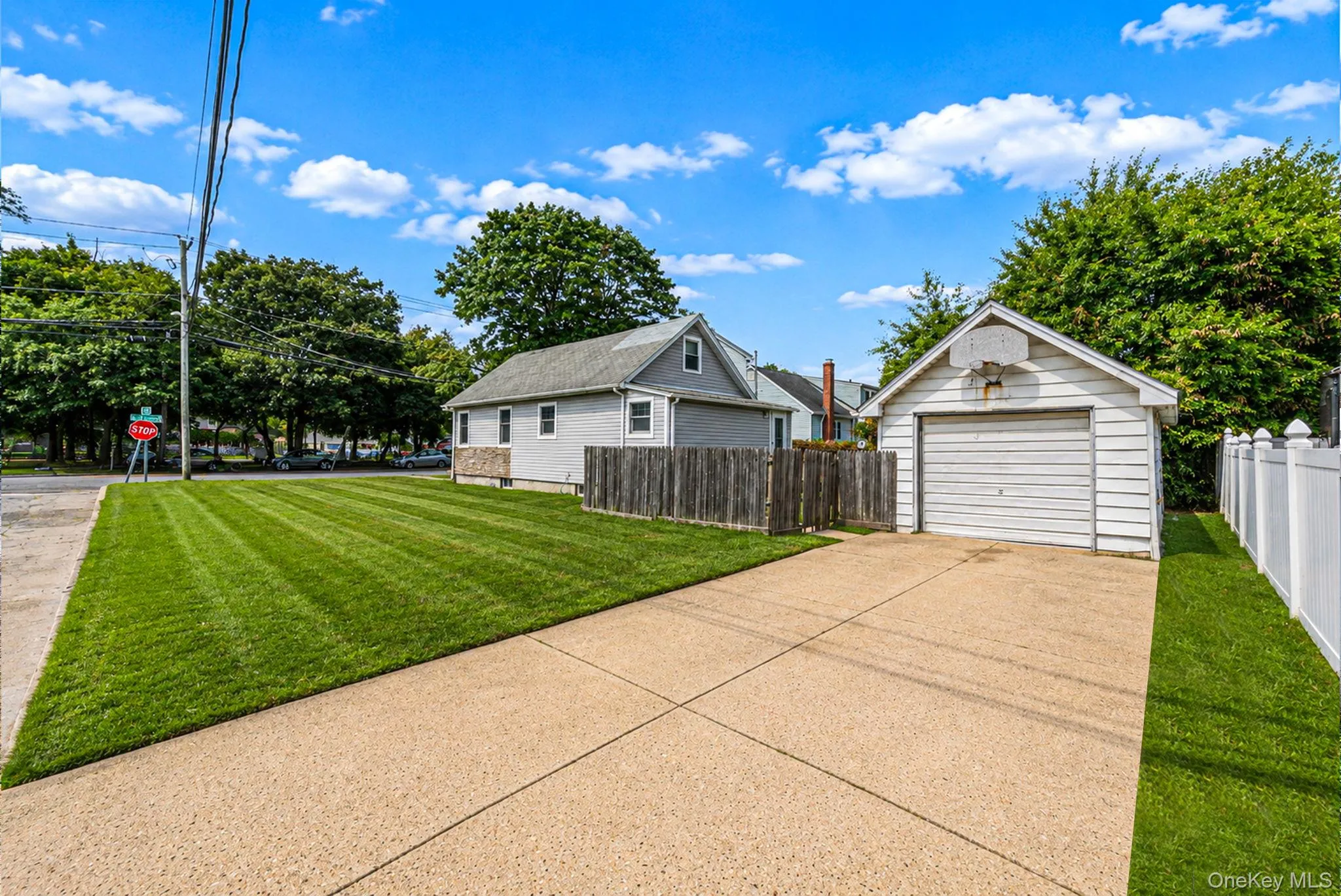 568 Wellwood Avenue, Babylon, NY, 2 Bedrooms Bedrooms, 5 Rooms Rooms,1 BathroomBathrooms,Residential,For Rent,Wellwood,0,1040710 568 Wellwood Avenue, Babylon, NY, 2 Bedrooms Bedrooms, 5 Rooms Rooms,1 BathroomBathrooms,Residential,For Rent,Wellwood,0,1040710